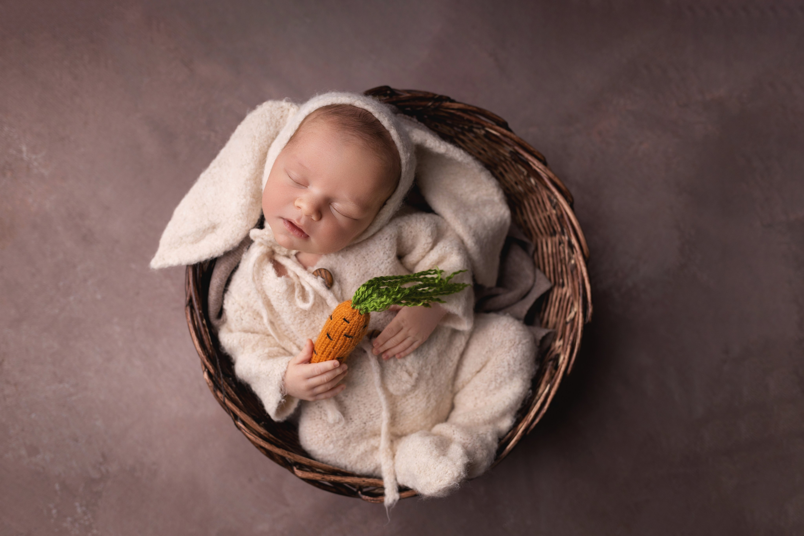 Классическая фотосессия малыша. Фотограф новорожденных малышей в Омске и Омской области Эльвира Камаева