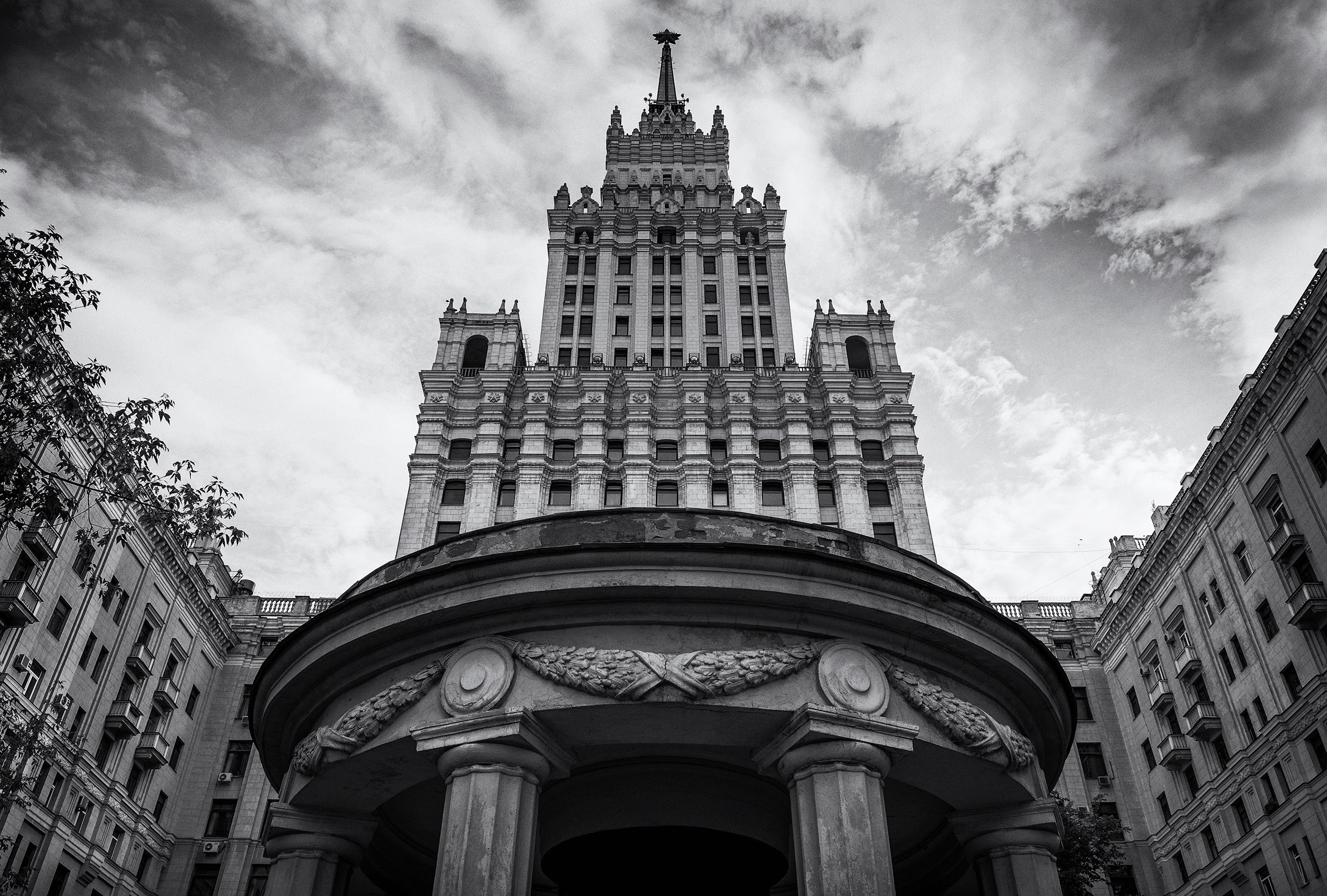 Фотографии сделанные на улицах городов. Профессиональный фотограф Игорь Пискарев в Москве. Студийная и выездная съёмка. Портретная и предметная съёмка. Авторская фотография