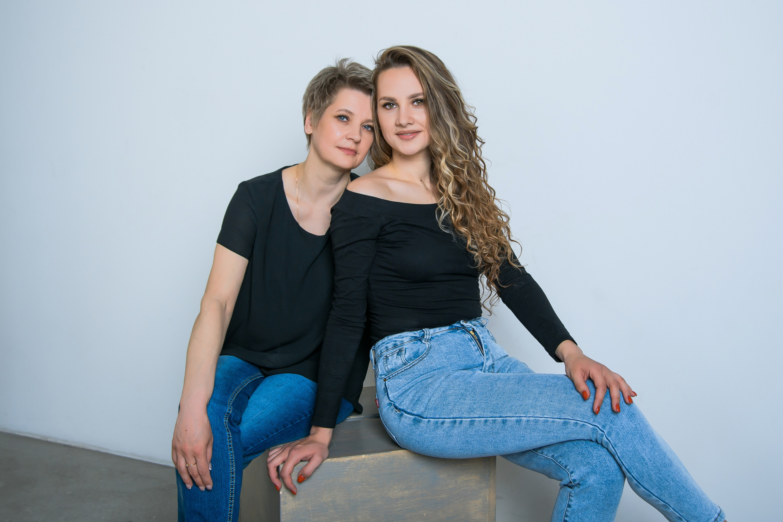 Семейная на однотонном фоне. Фотограф Иваново, Тейково Татьяна Гужва