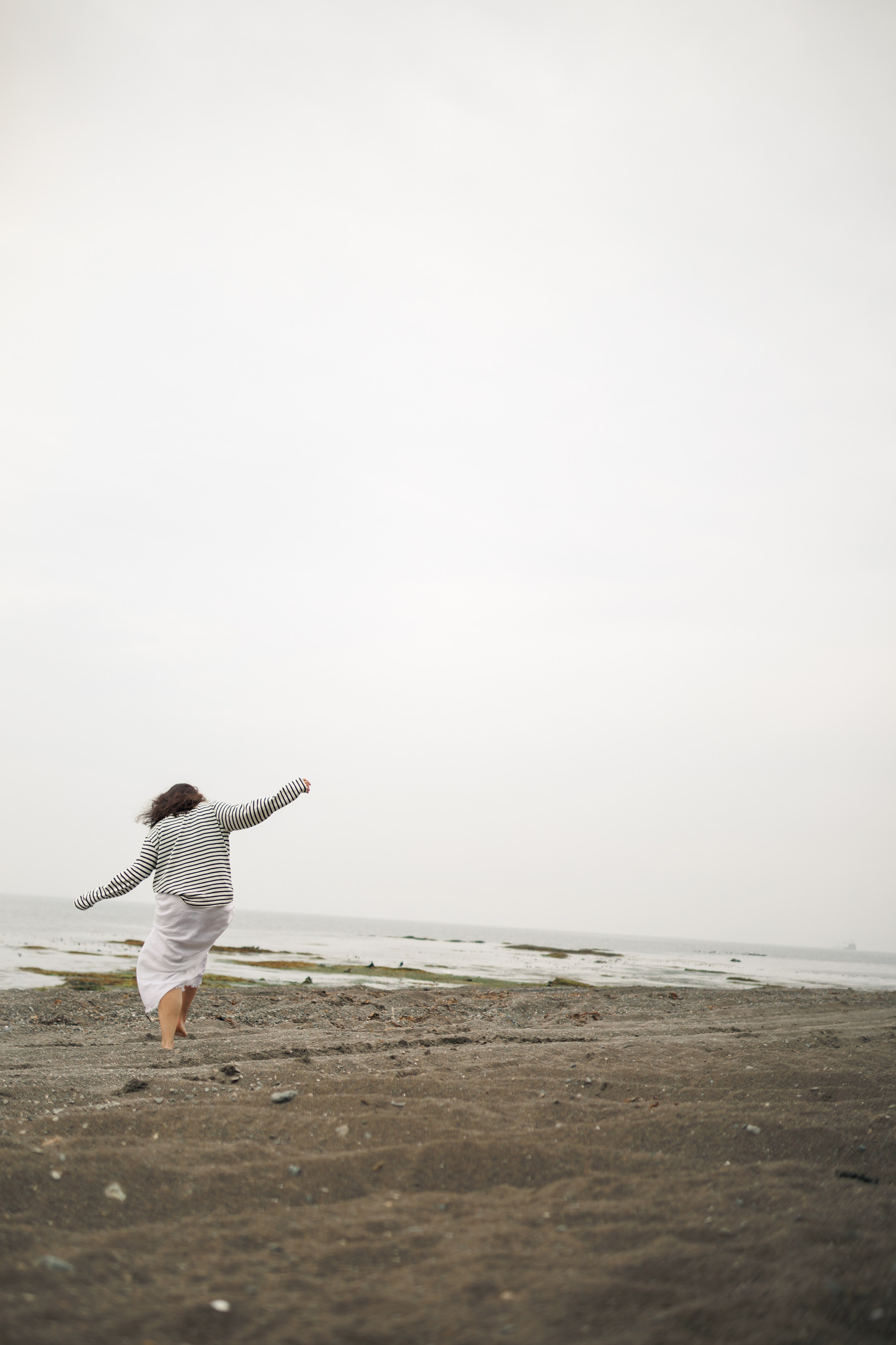 Женская фотосессия на берегу Охотского моря. Сахалин. Фотограф Валерия Горбунова Подольск Бутово Видное Щербинка