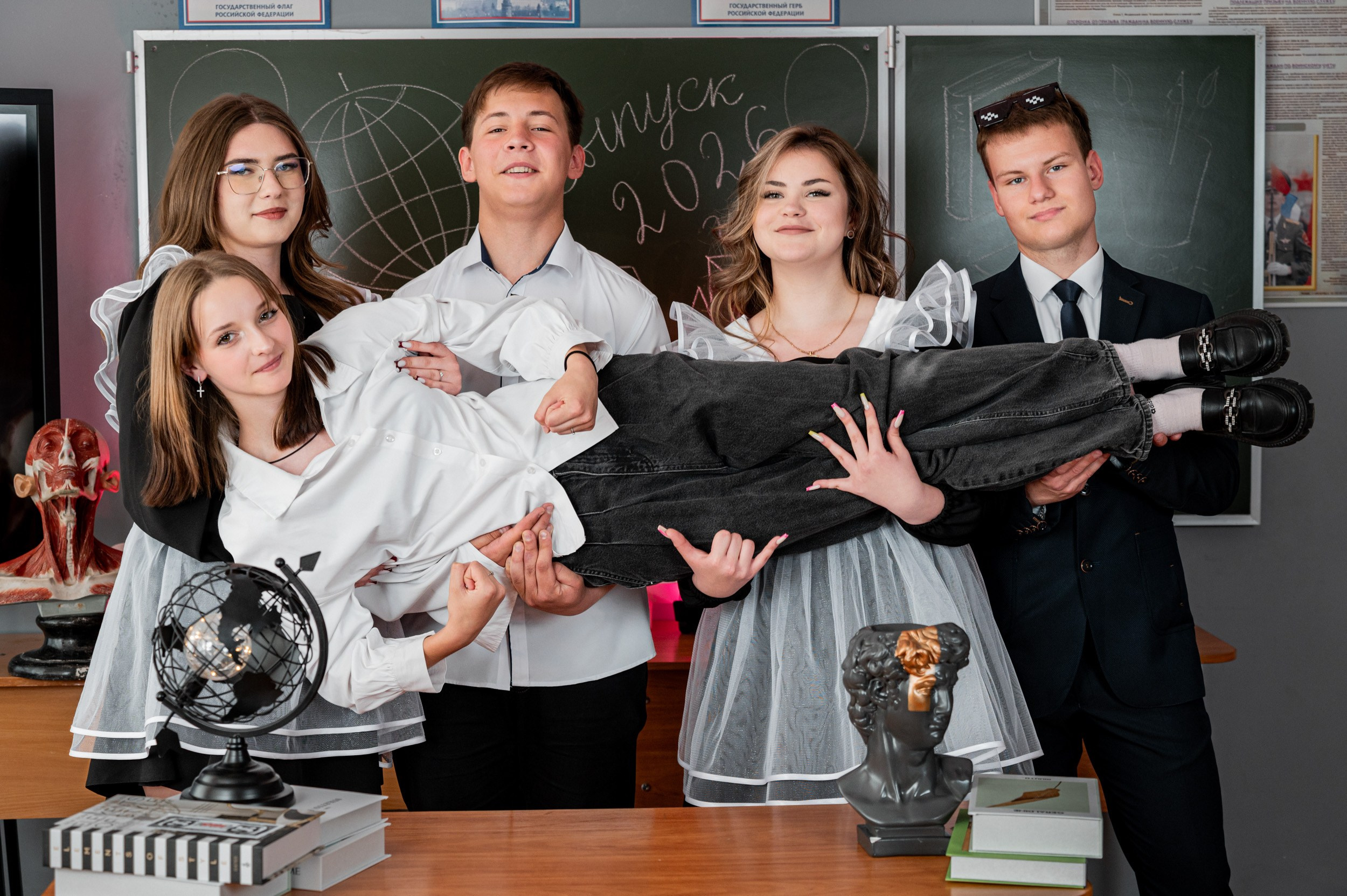 В школе. Выпускные альбомы и Школьный фотограф в Алексеевке, Бирюче, Красном