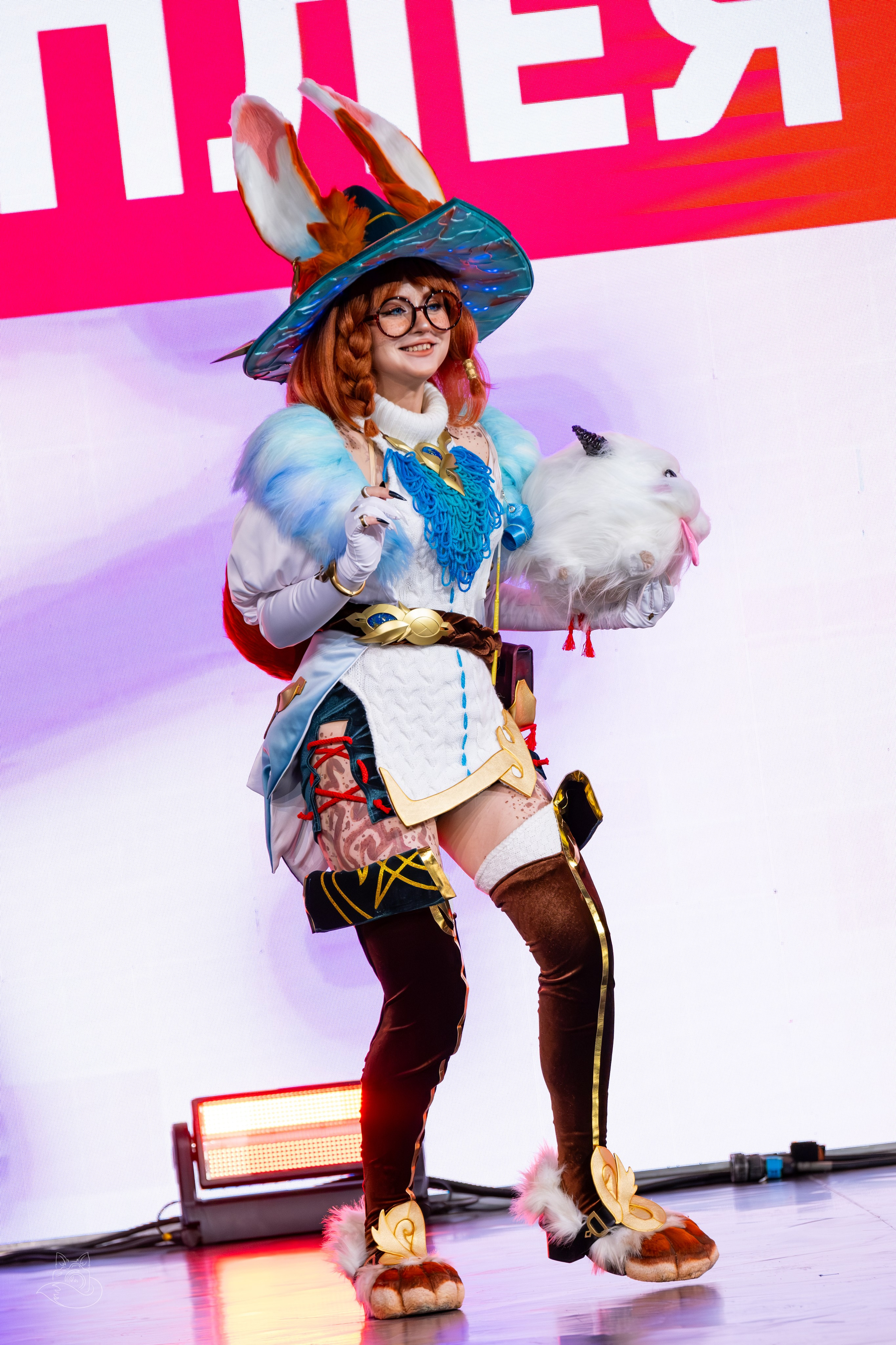 Сцена РЭД ЭКСПО 2024. Косплей фотограф