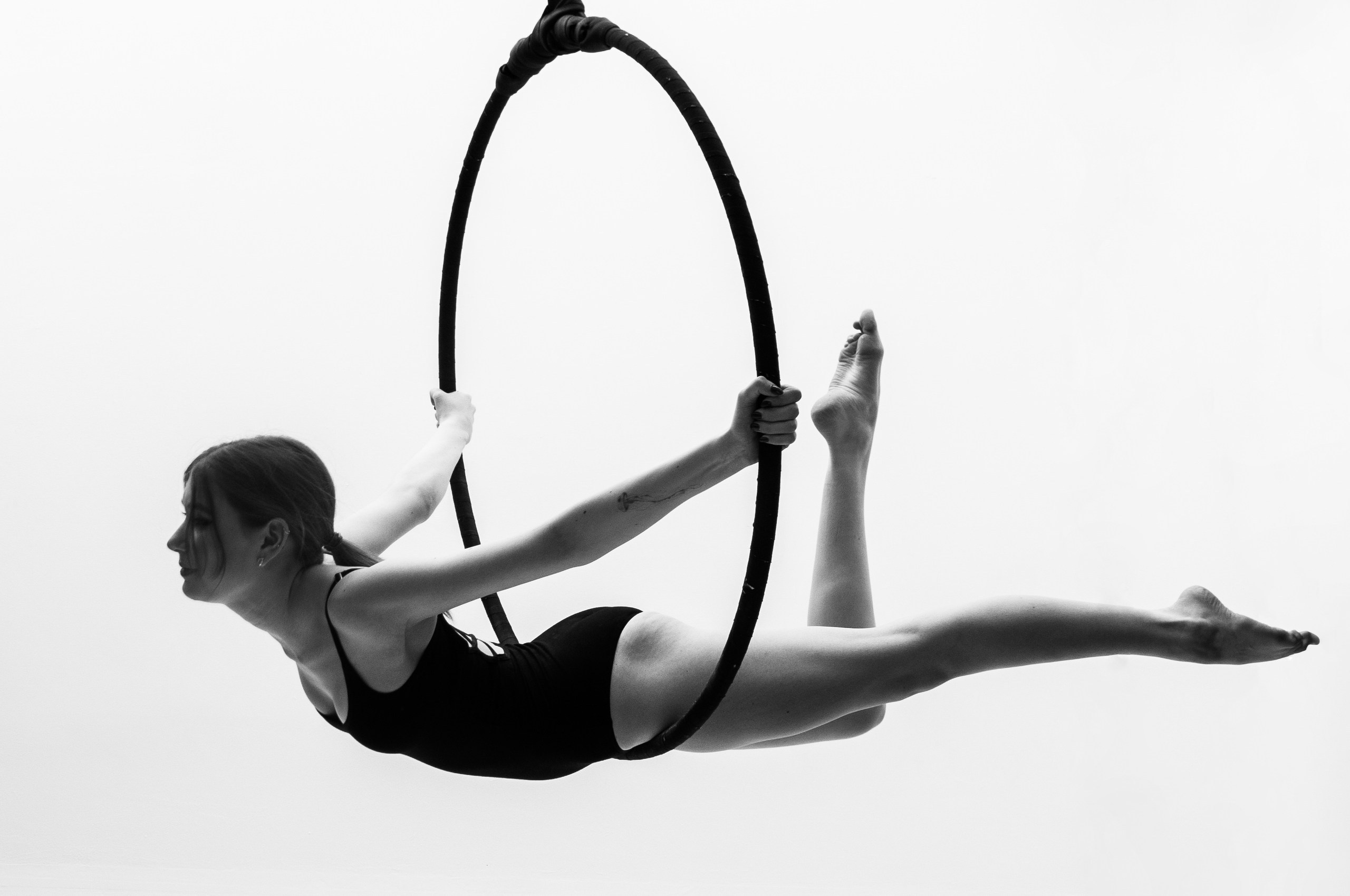 Гимнастика и балет. Фотограф беременности в Тюмени Любовь Докучаева