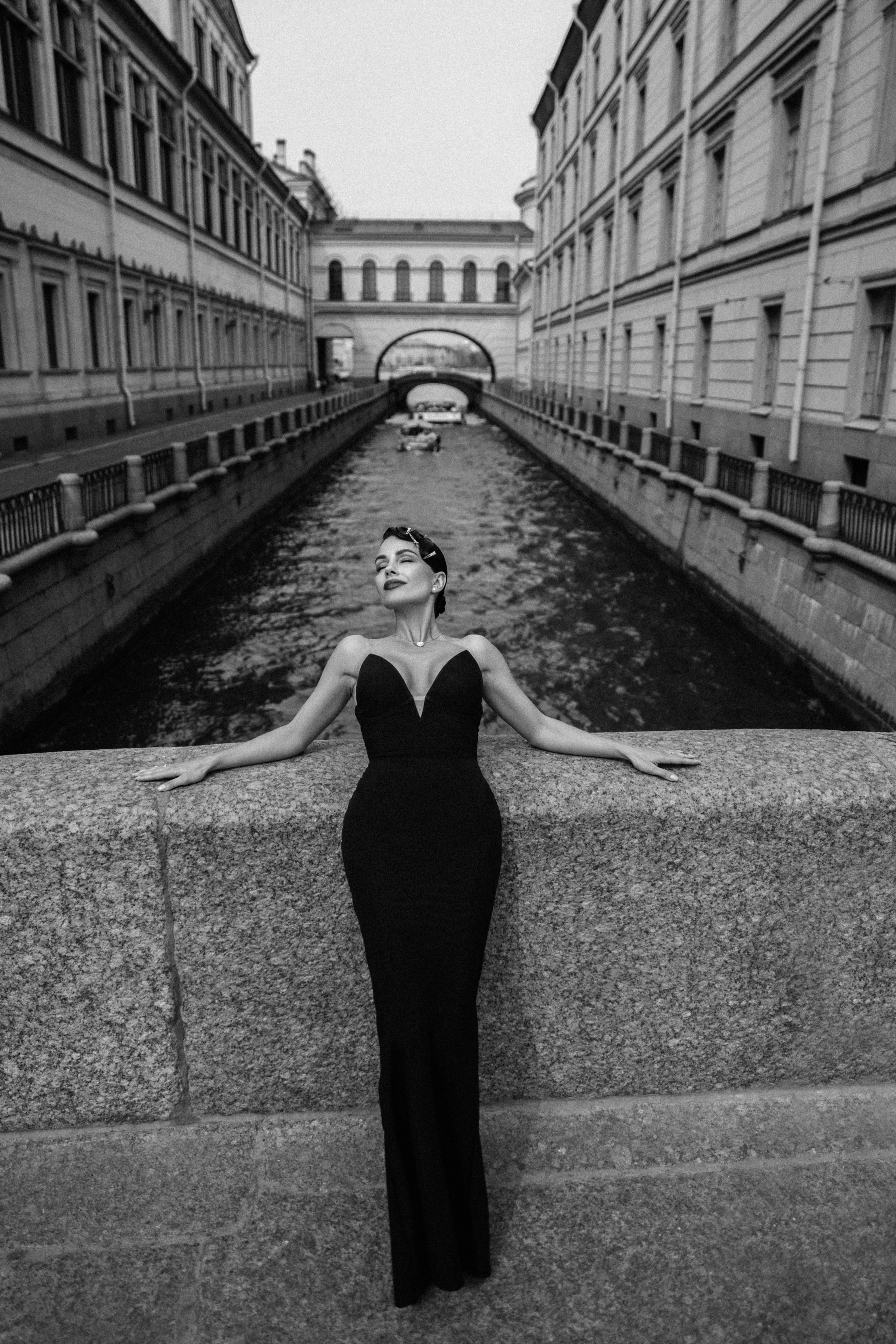 Alexandra | Winter Canal. NatalieDmi — фотосессия беременности, семейный фотограф, портрет