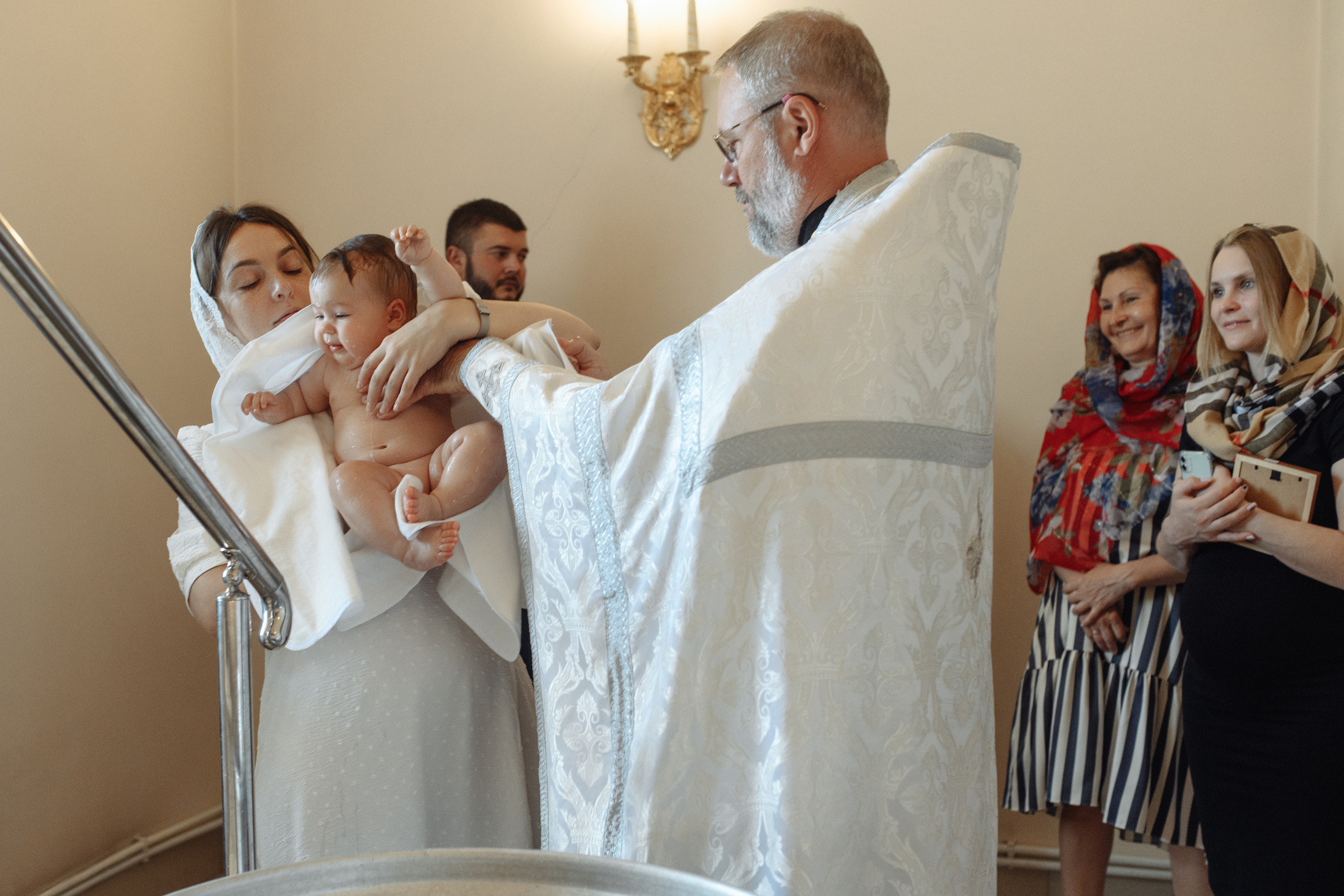 Крещение Карины. МАРГАРИТА КУДРЯШОВА СВАДЕБНЫЙ И СЕМЕЙНЫЙ ФОТОГРАФ ТВЕРЬ МОСКВА