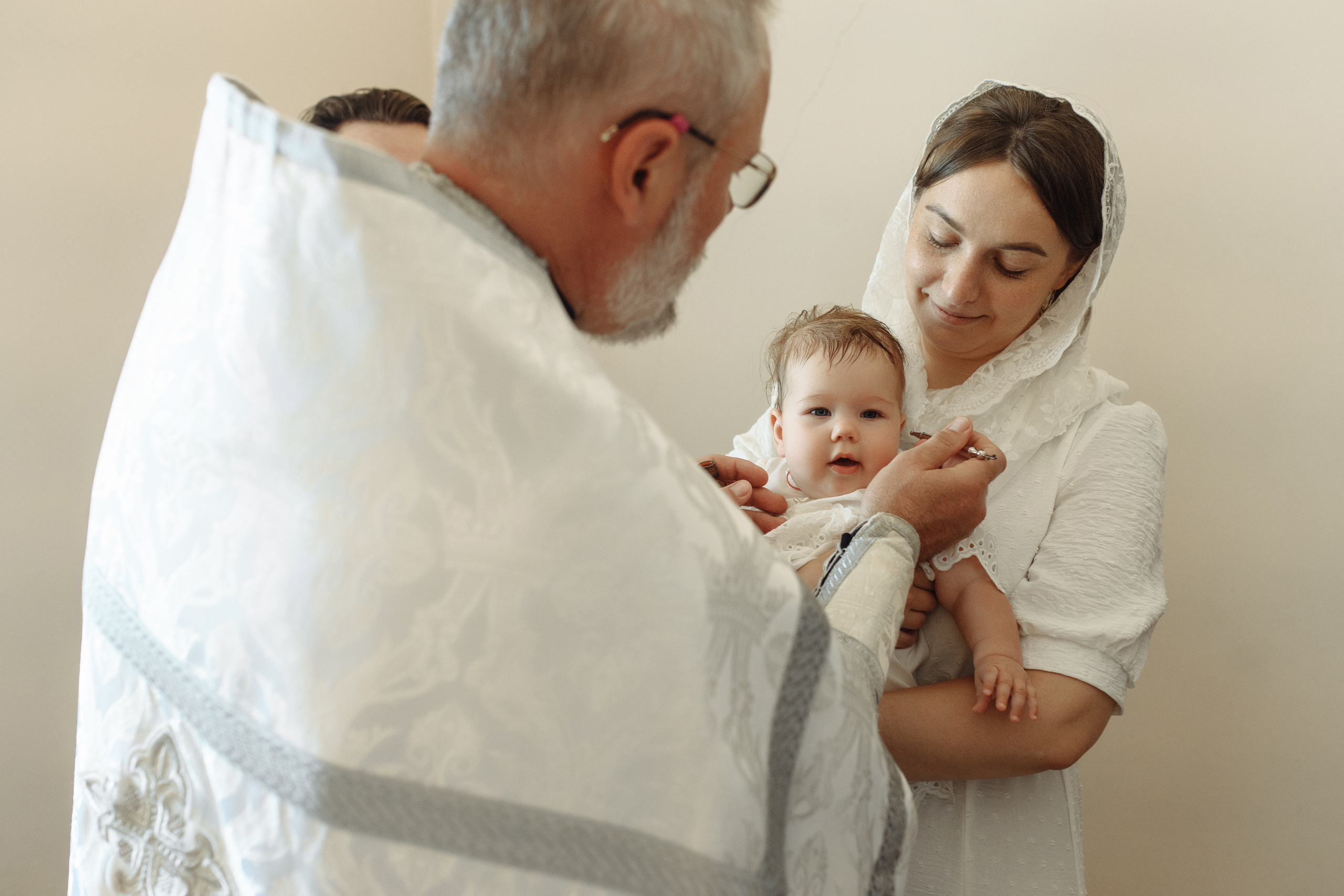 Крещение Карины. МАРГАРИТА КУДРЯШОВА СВАДЕБНЫЙ И СЕМЕЙНЫЙ ФОТОГРАФ ТВЕРЬ МОСКВА