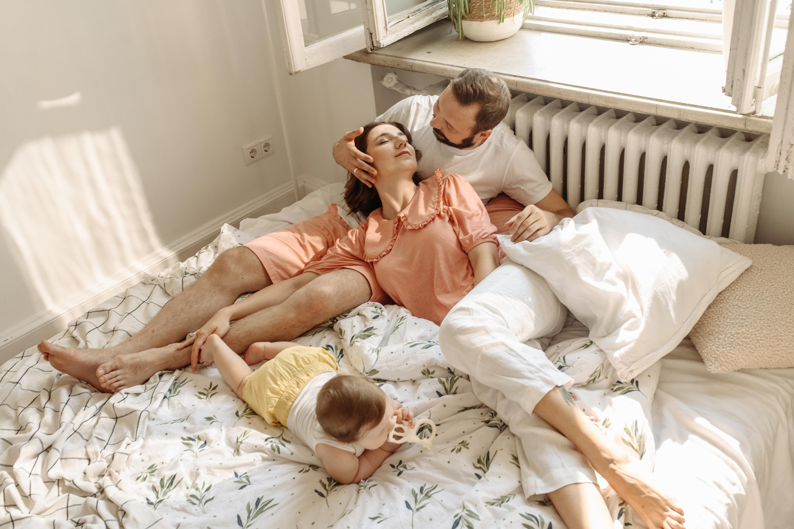 Ефим, Полина и малышка Зоя. МАРГАРИТА КУДРЯШОВА СВАДЕБНЫЙ И СЕМЕЙНЫЙ ФОТОГРАФ ТВЕРЬ МОСКВА