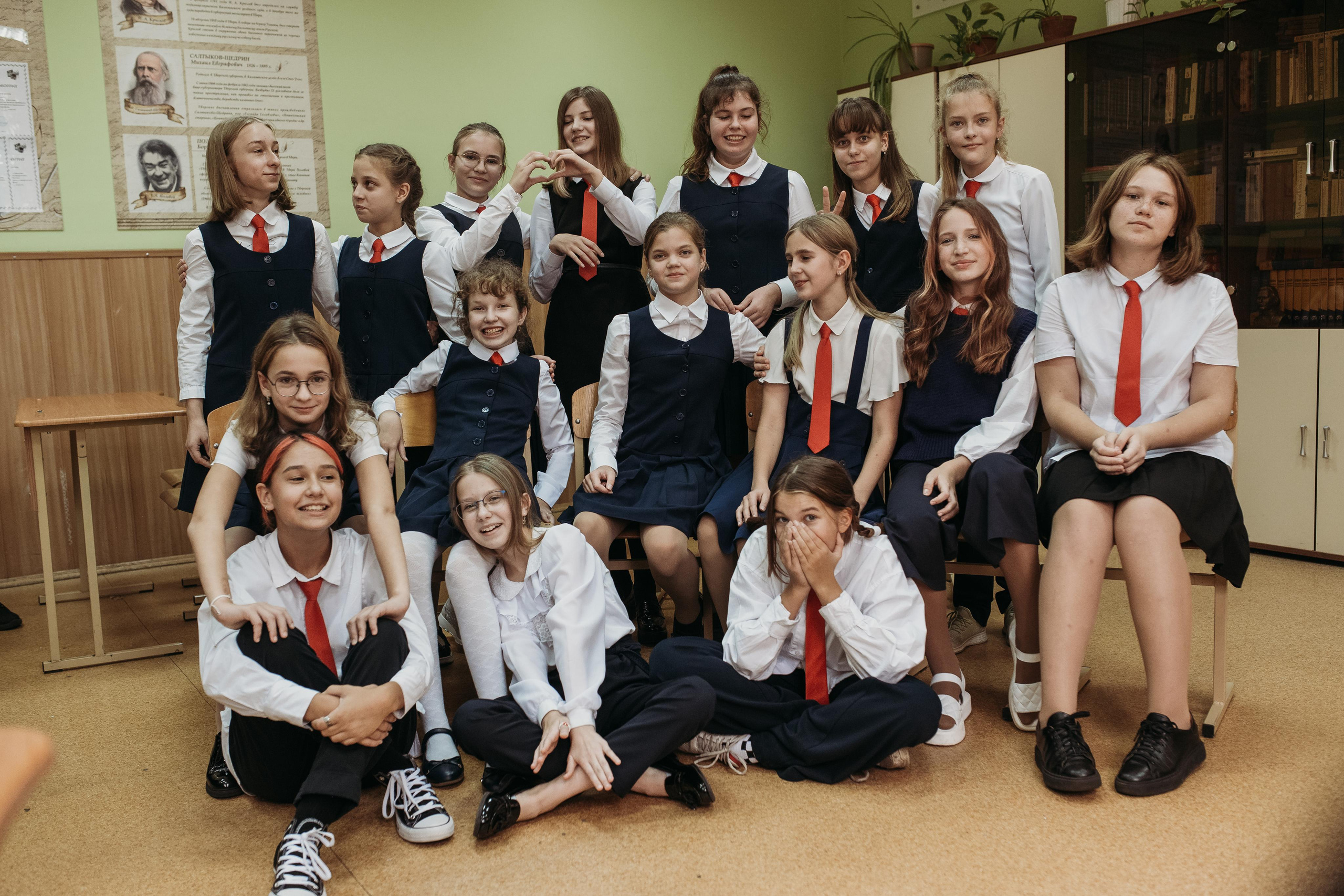 ТВЕРСКОЙ ЛИЦЕЙ 6 КЛАСС. МАРГАРИТА КУДРЯШОВА СВАДЕБНЫЙ И СЕМЕЙНЫЙ ФОТОГРАФ ТВЕРЬ МОСКВА