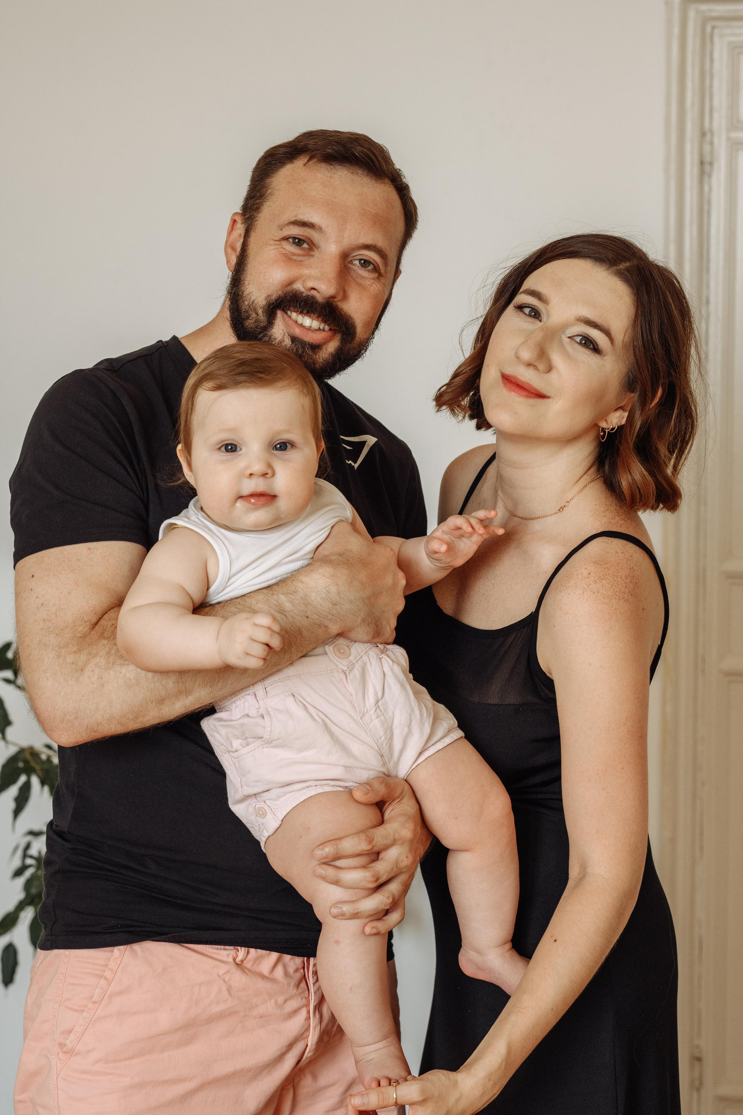 Ефим, Полина и малышка Зоя. МАРГАРИТА КУДРЯШОВА СВАДЕБНЫЙ И СЕМЕЙНЫЙ ФОТОГРАФ ТВЕРЬ МОСКВА