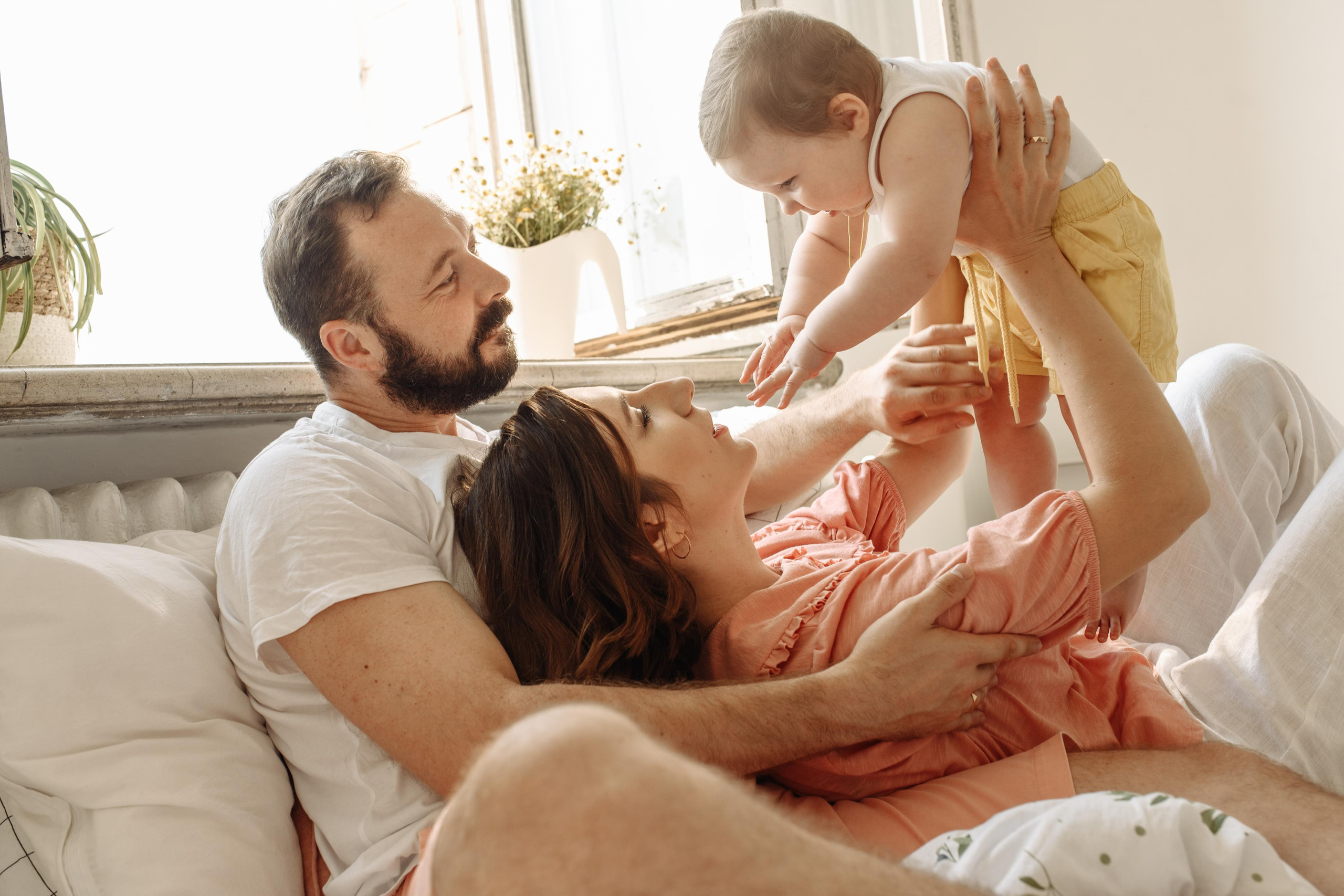 Ефим, Полина и малышка Зоя. МАРГАРИТА КУДРЯШОВА СВАДЕБНЫЙ И СЕМЕЙНЫЙ ФОТОГРАФ ТВЕРЬ МОСКВА