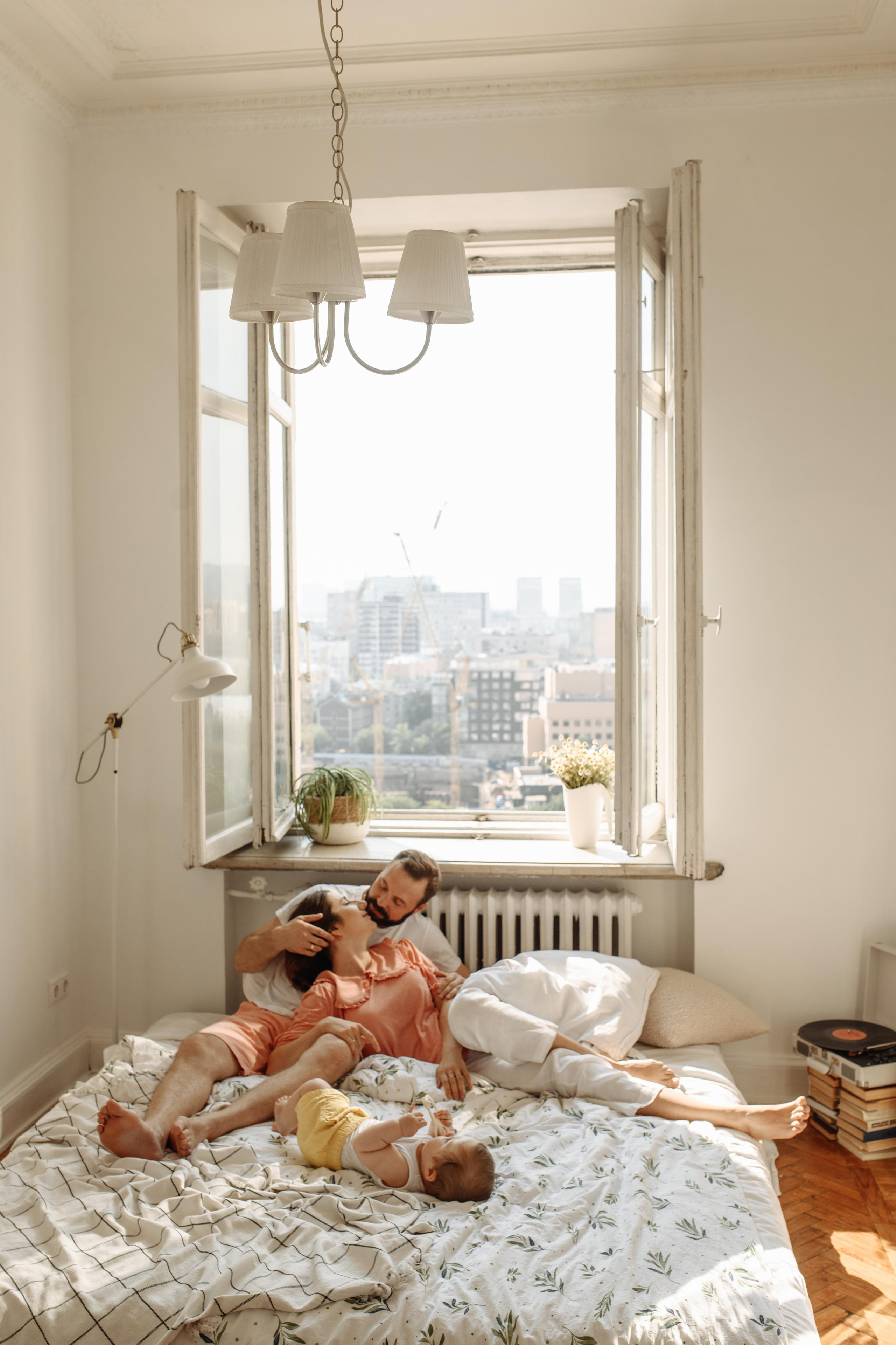 Ефим, Полина и малышка Зоя. МАРГАРИТА КУДРЯШОВА СВАДЕБНЫЙ И СЕМЕЙНЫЙ ФОТОГРАФ ТВЕРЬ МОСКВА