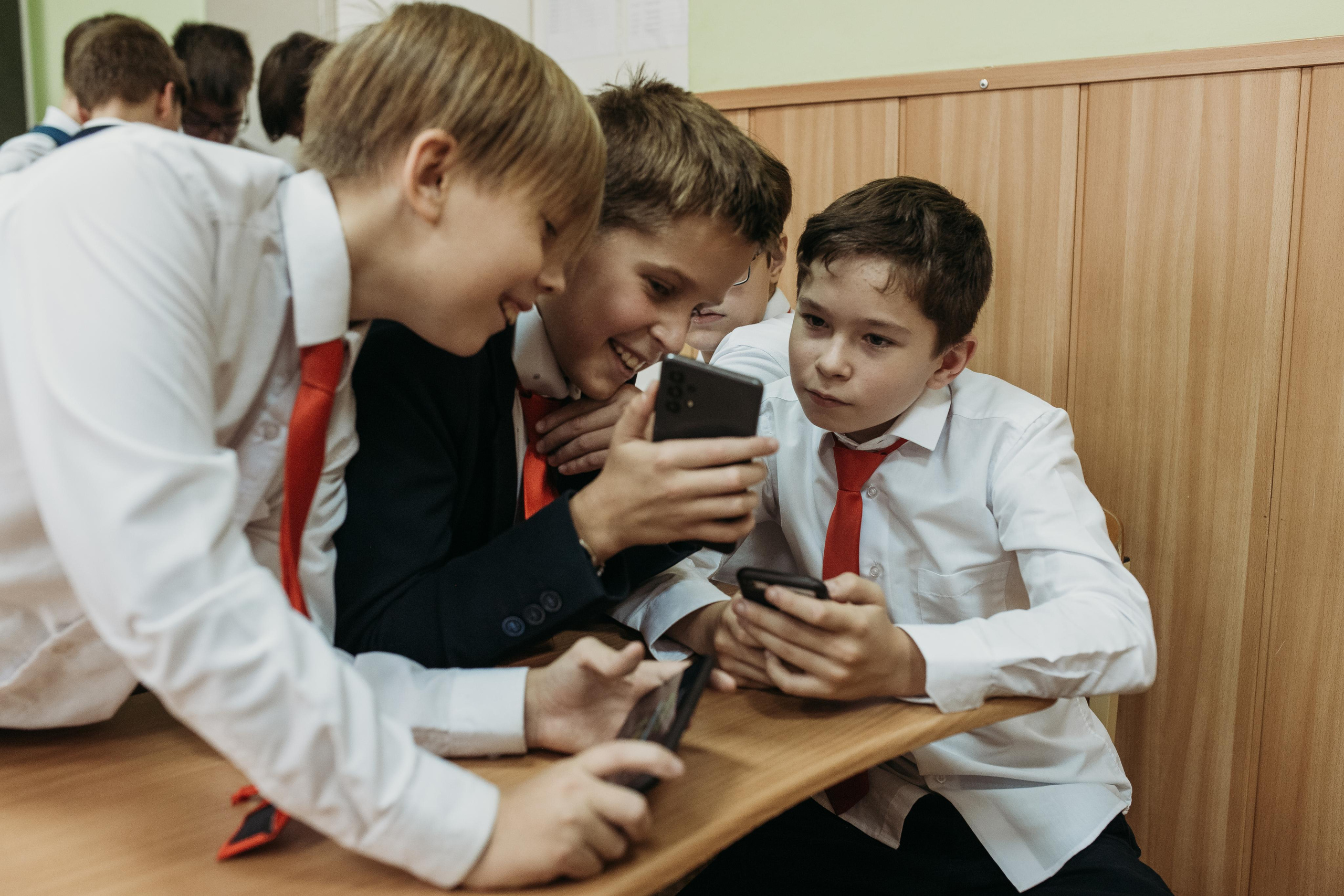 ТВЕРСКОЙ ЛИЦЕЙ 6 КЛАСС. МАРГАРИТА КУДРЯШОВА СВАДЕБНЫЙ И СЕМЕЙНЫЙ ФОТОГРАФ ТВЕРЬ МОСКВА