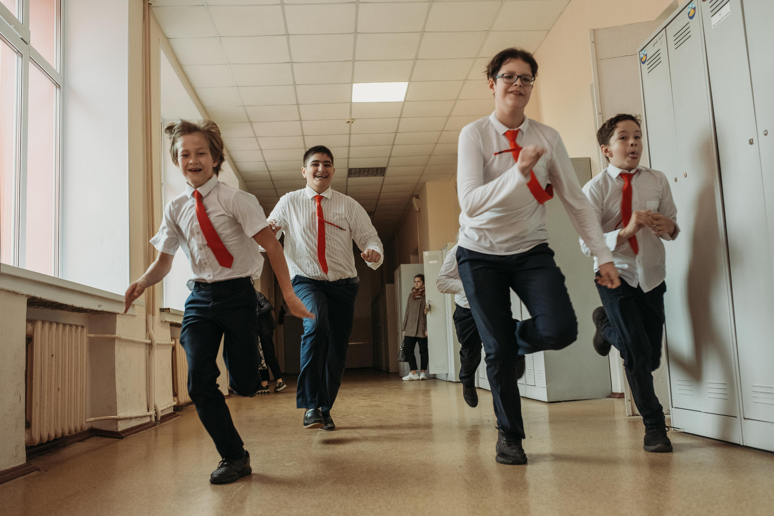 ТВЕРСКОЙ ЛИЦЕЙ 6 КЛАСС. МАРГАРИТА КУДРЯШОВА СВАДЕБНЫЙ И СЕМЕЙНЫЙ ФОТОГРАФ ТВЕРЬ МОСКВА