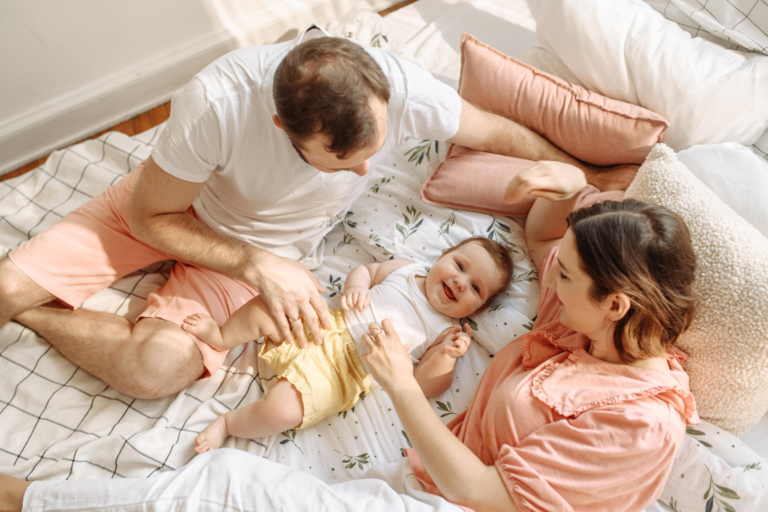 Ефим, Полина и малышка Зоя. МАРГАРИТА КУДРЯШОВА СВАДЕБНЫЙ И СЕМЕЙНЫЙ ФОТОГРАФ ТВЕРЬ МОСКВА