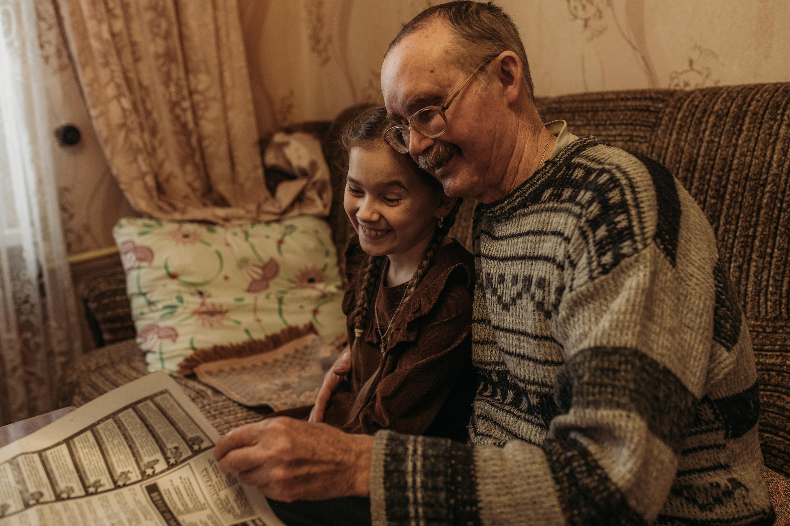 У дедушки. МАРГАРИТА КУДРЯШОВА СВАДЕБНЫЙ И СЕМЕЙНЫЙ ФОТОГРАФ ТВЕРЬ МОСКВА