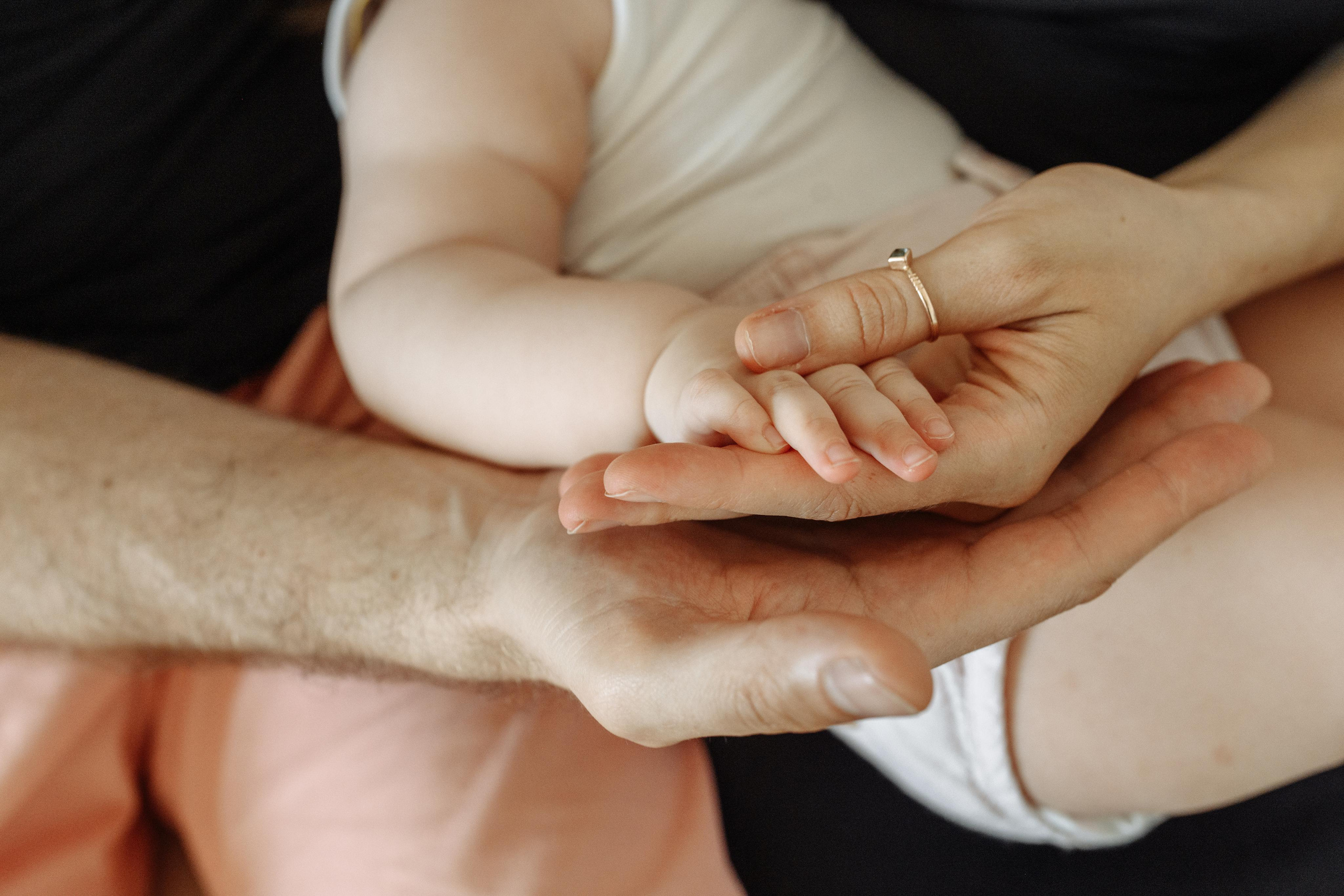 Ефим, Полина и малышка Зоя. МАРГАРИТА КУДРЯШОВА СВАДЕБНЫЙ И СЕМЕЙНЫЙ ФОТОГРАФ ТВЕРЬ МОСКВА