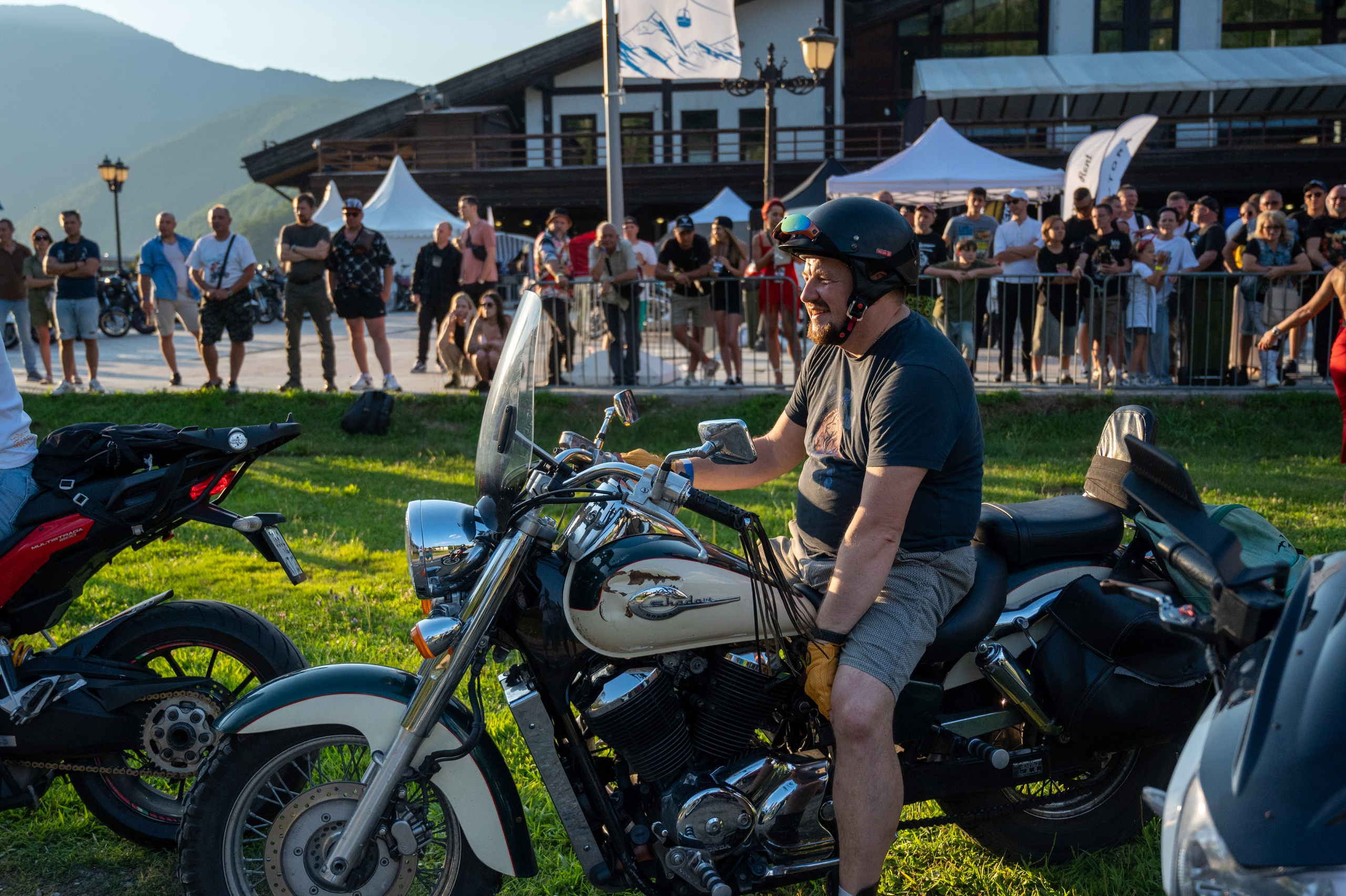 11- ый Ежегодный Байк Фестиваль " Медвежья МОТО ПОЛЯНА». Фотографирую счастливых людей в Сочи