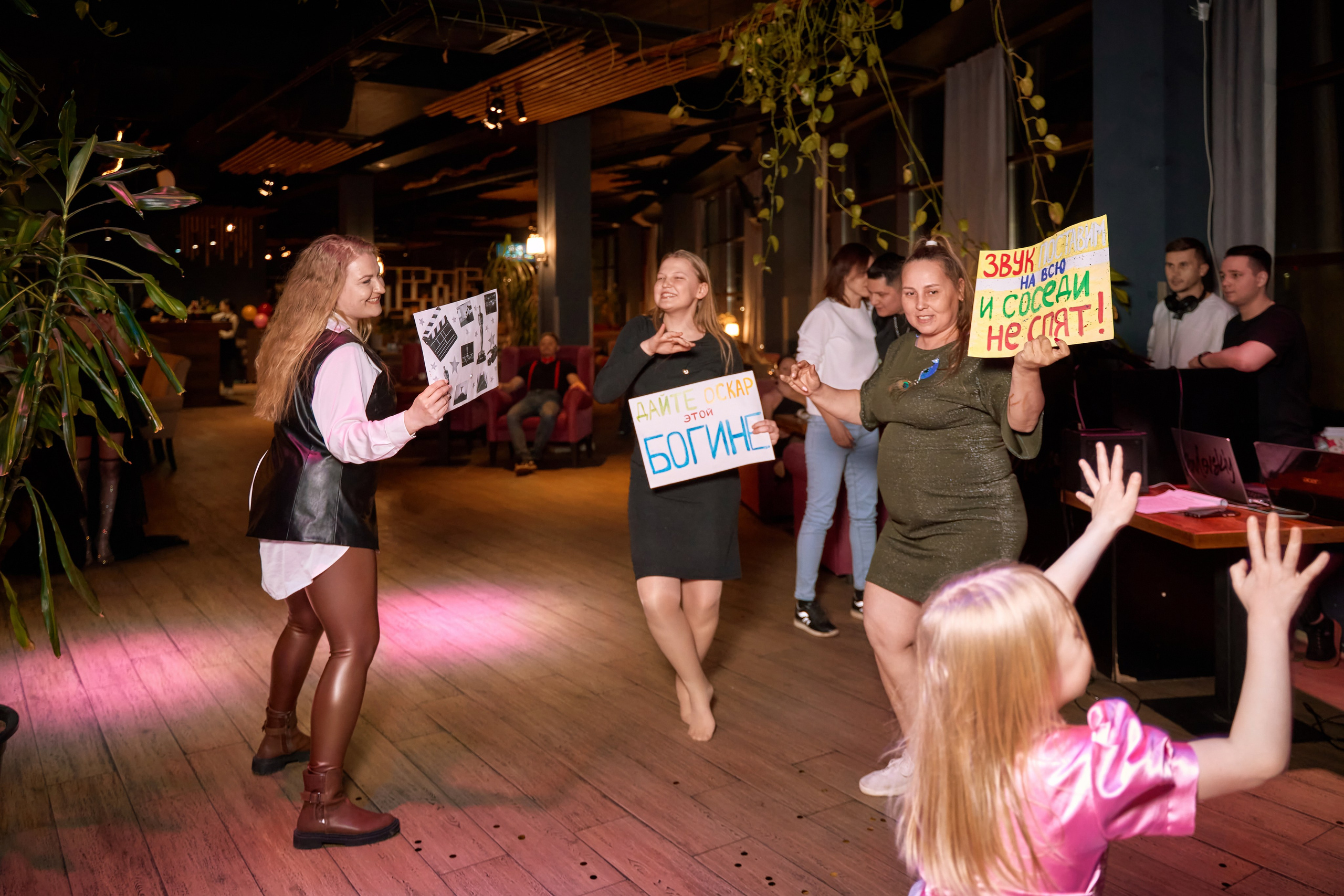 Караоке битва. Портретный, семейный и репортажный фотограф в г. Чебоксары Дмитрий Мак