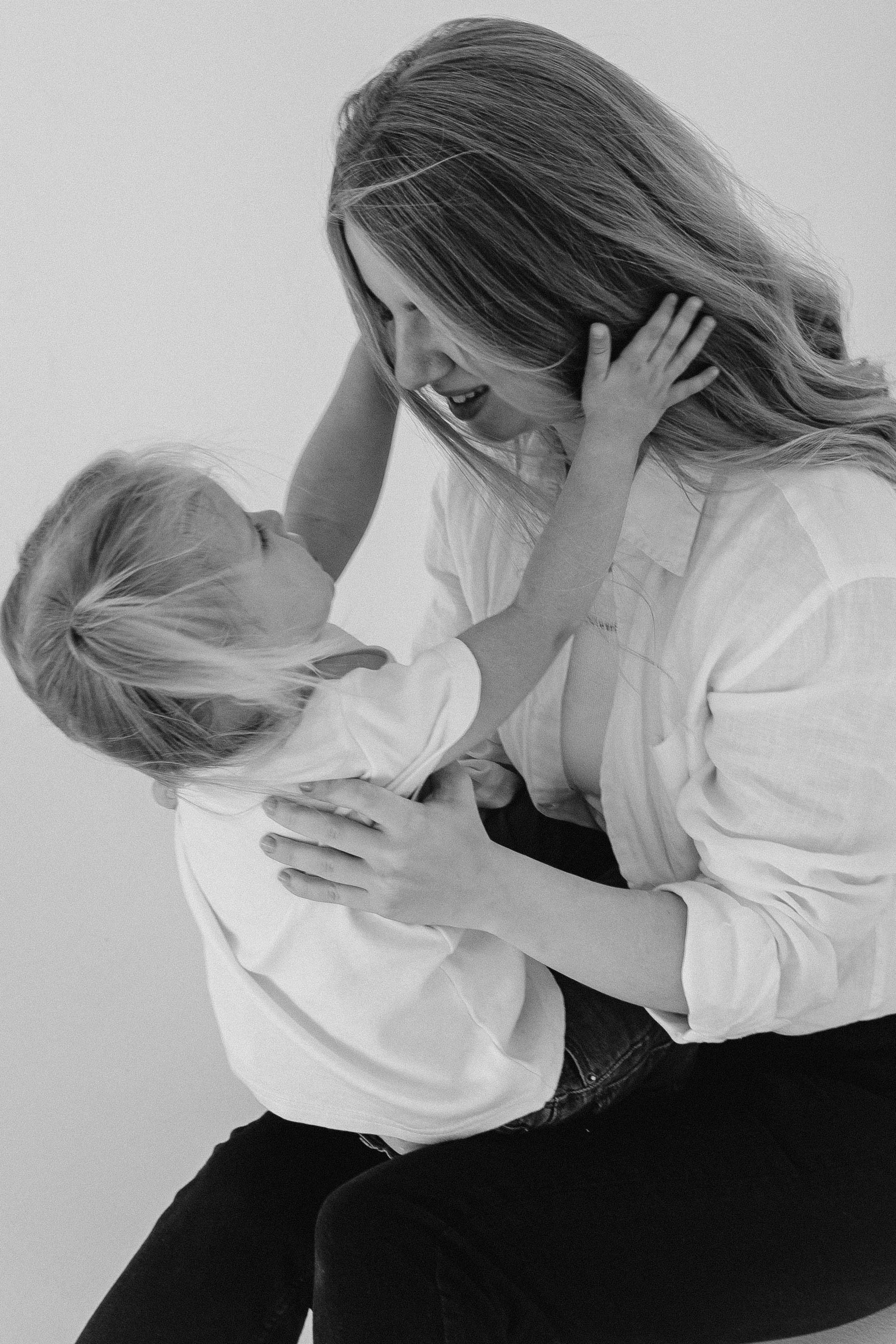 Мама и дочка в студии. Семейный фотограф в Екатеринбурге Падерина Таня