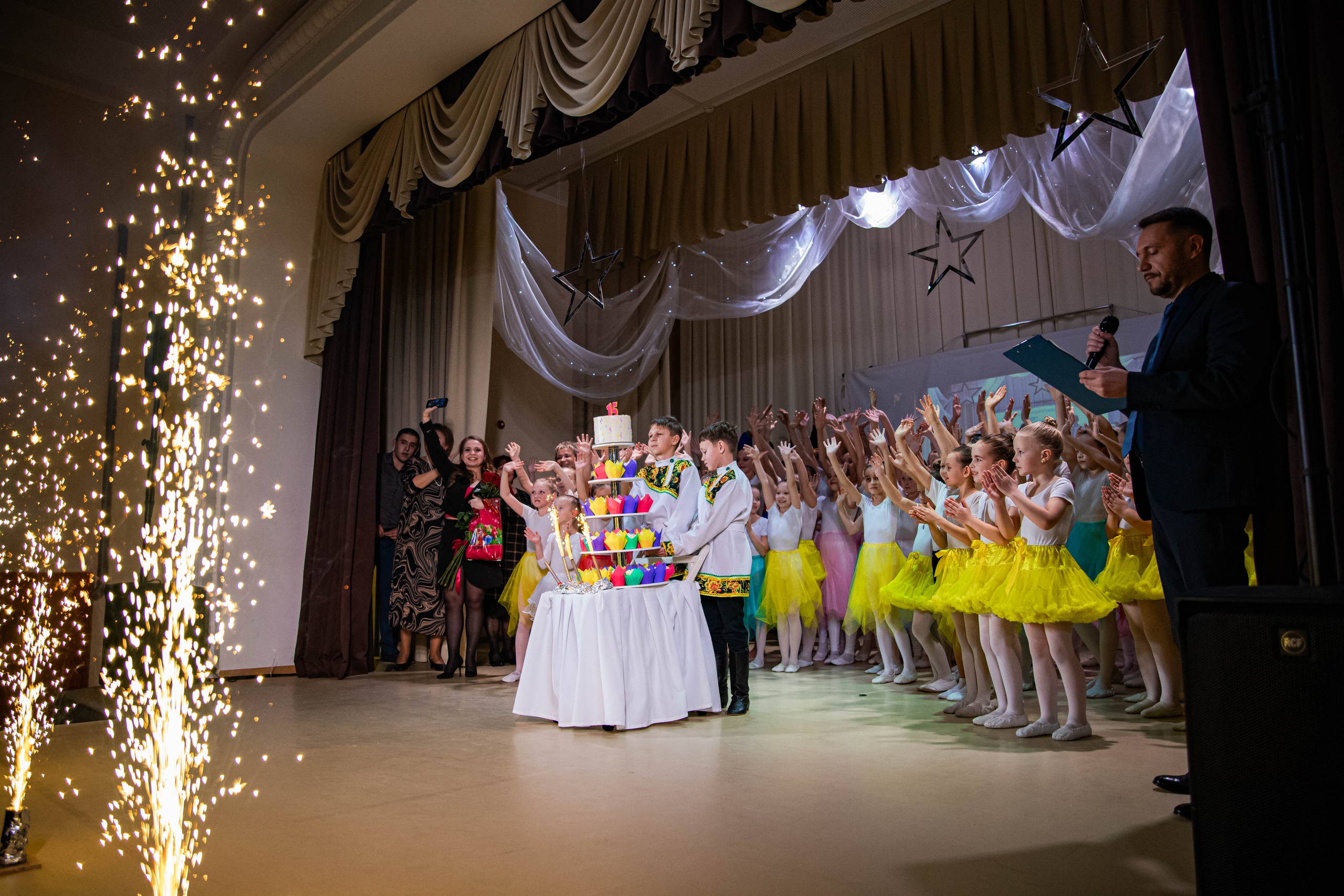 «Конфетти» Юбилейный концерт «Твори Добро». Фотограф Дарья Маташкова