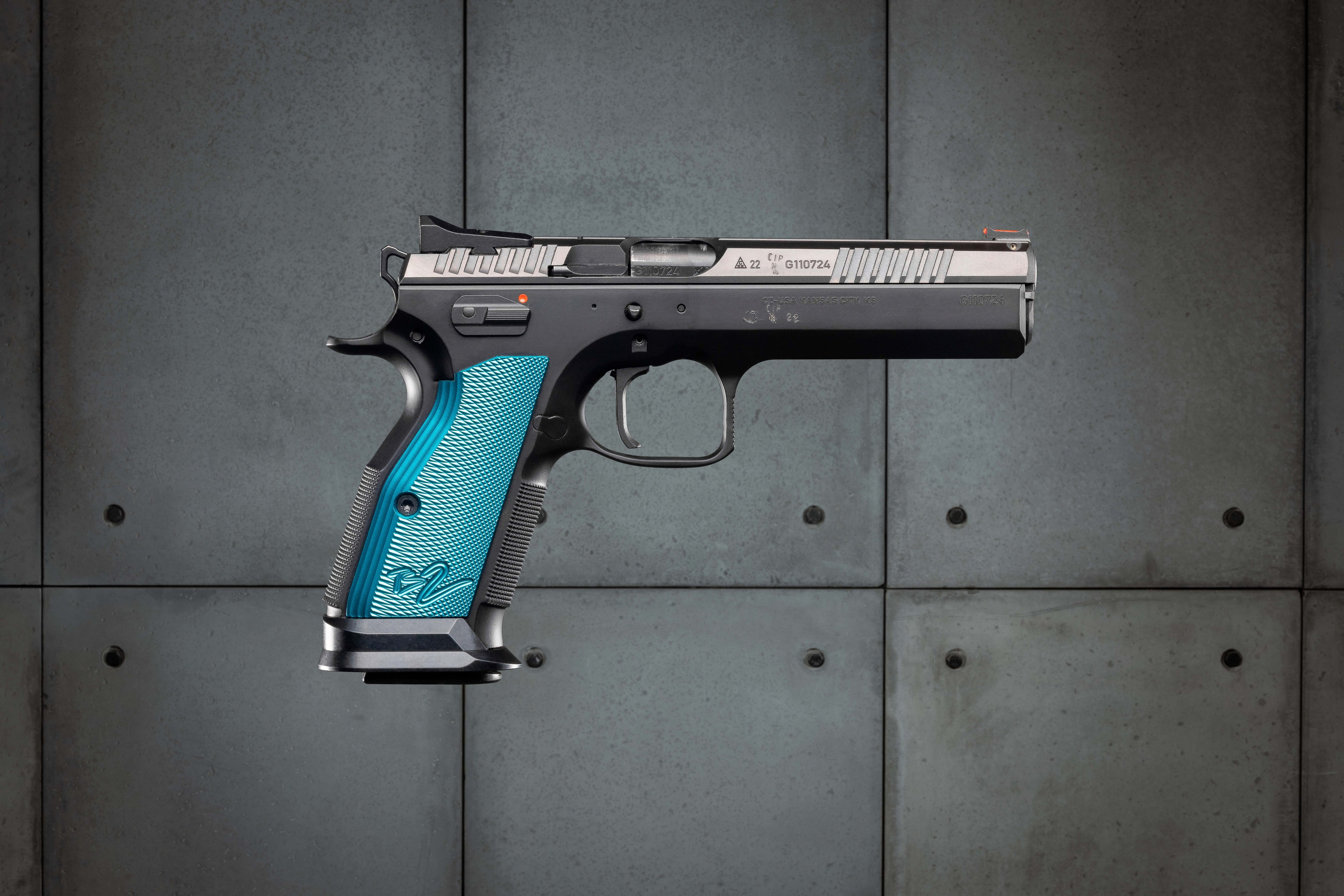 Предметная съемка для 7.62 — Стрелковый клуб в Москве | Николай Завалишин. NICKZAVALISHIN — Визуал который продаёт