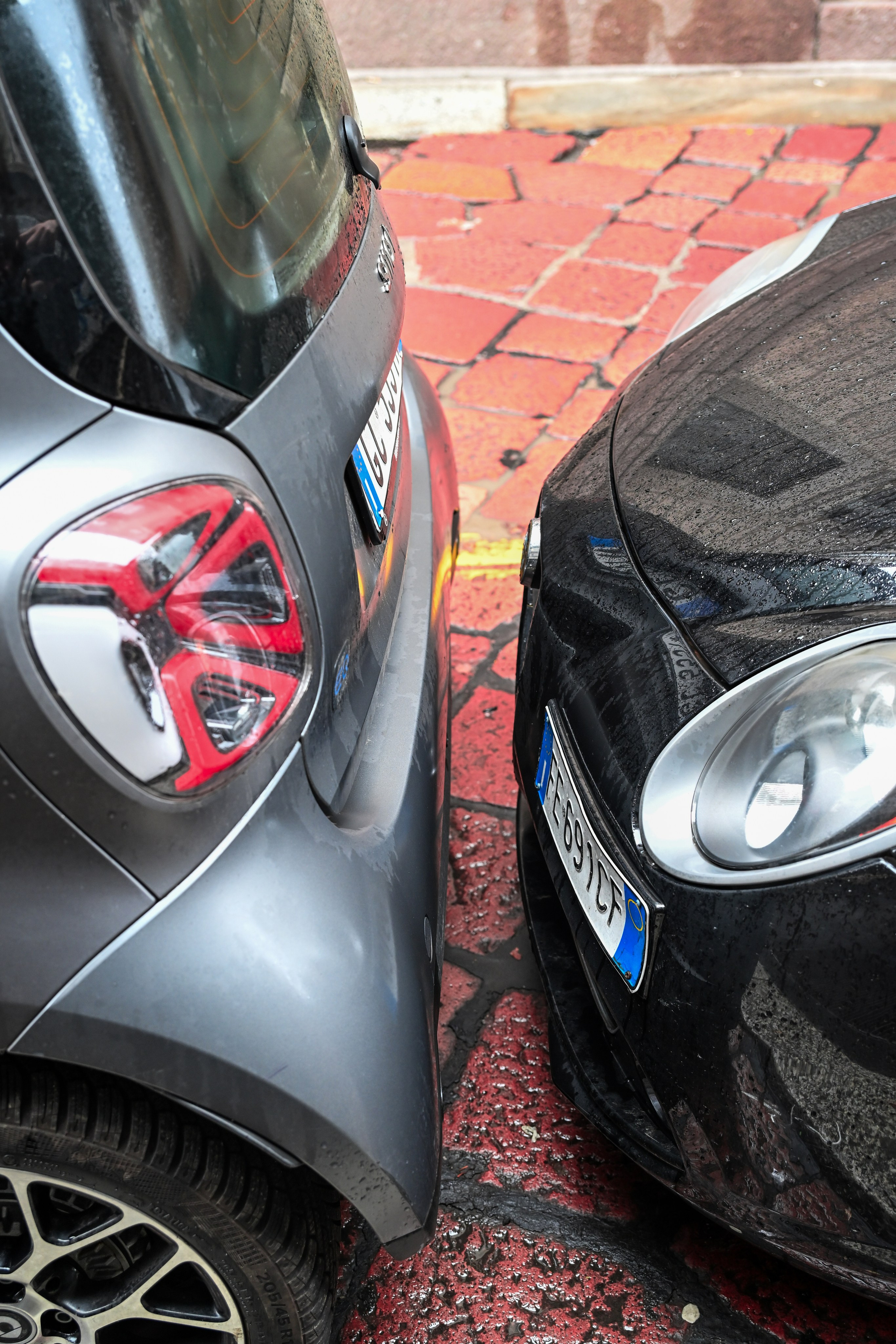 Milano: Navigli, City, Trams. Фотограф Минск