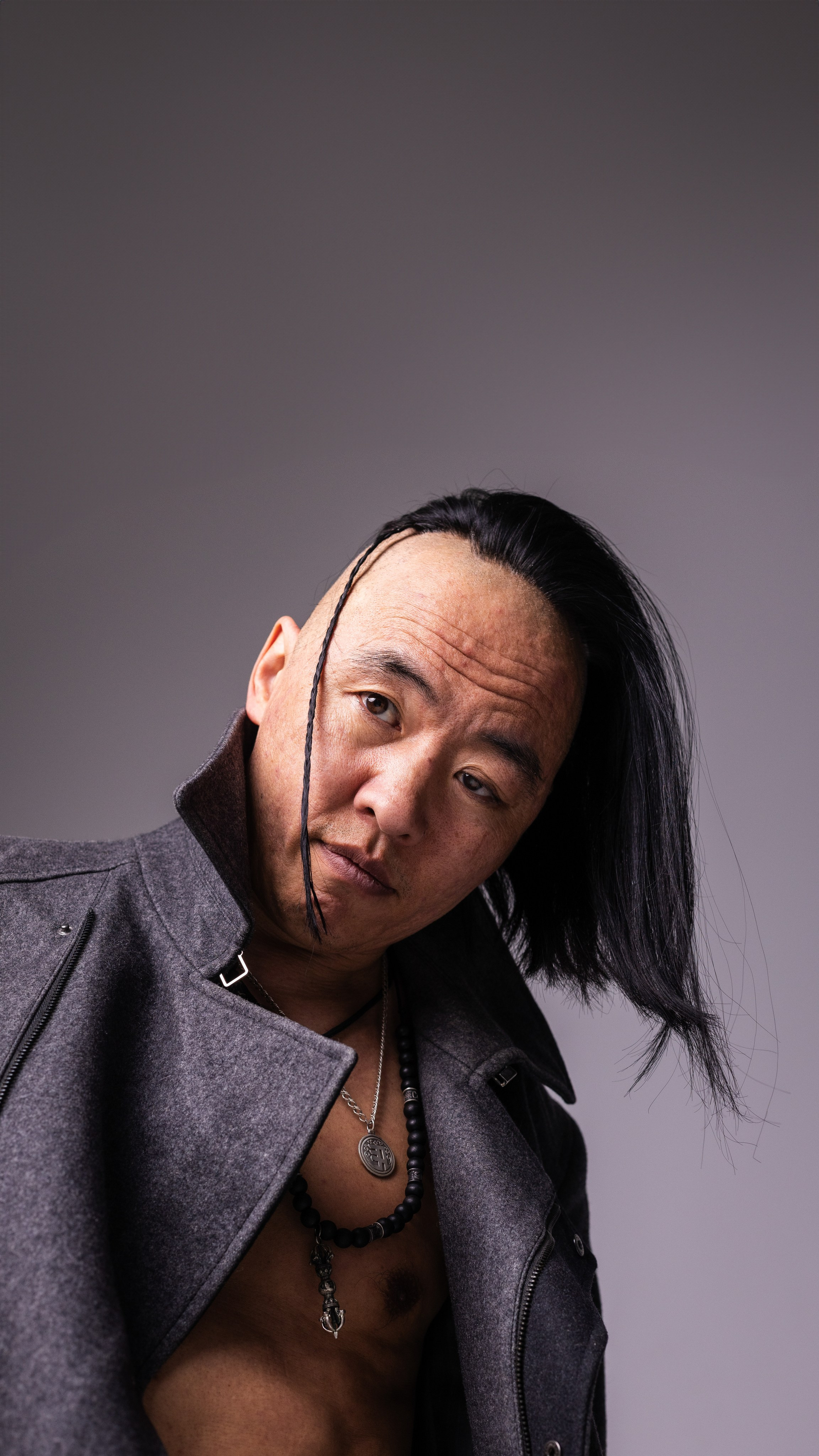 Студийный мужской портрет. Главная