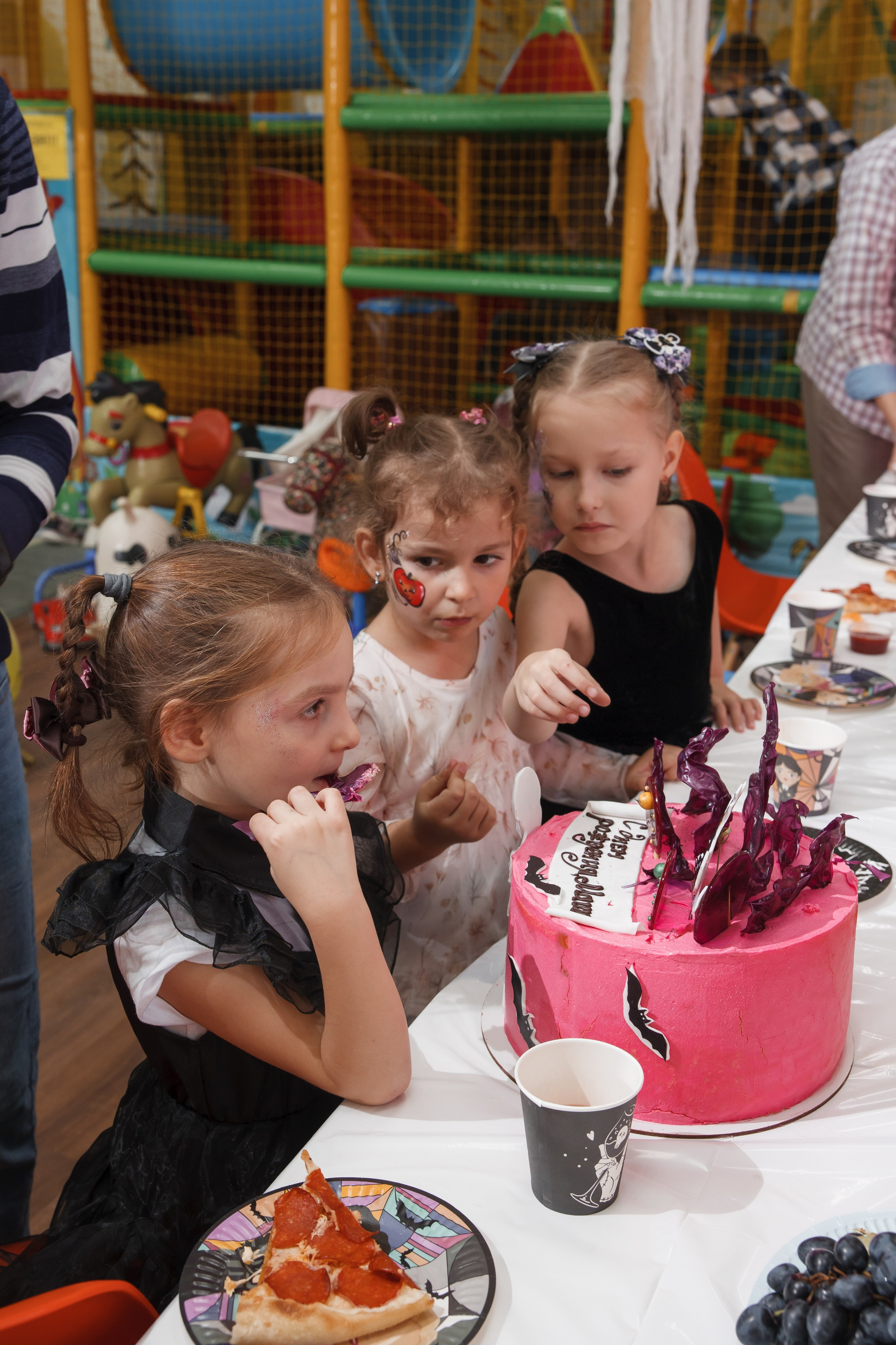День рождения Маши в стиле «Wednesday». Свадебный и репортажный фотограф (Москва, Королев и другие)