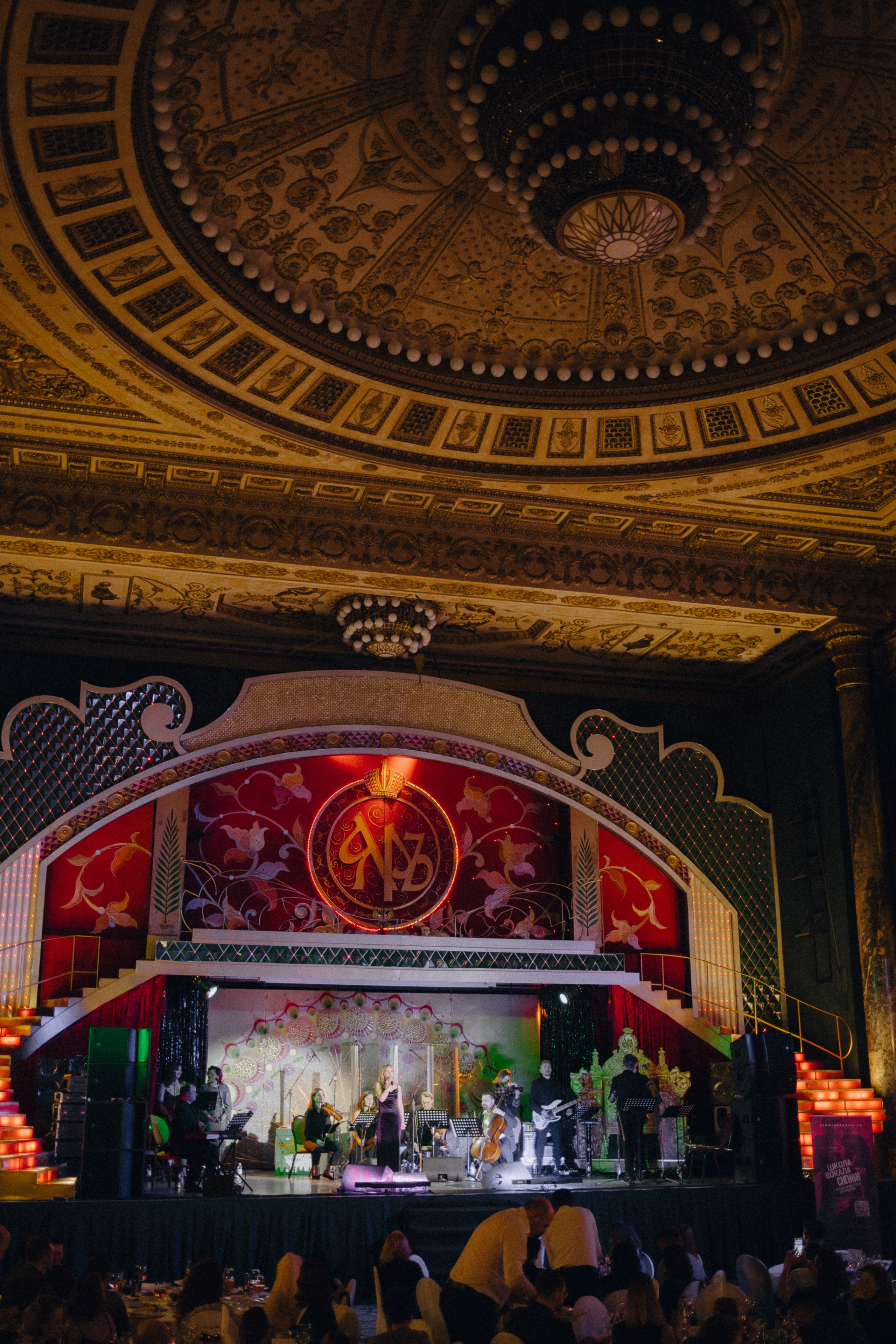 Новогодний концерт школы вокала и сценического искусства Сигнон