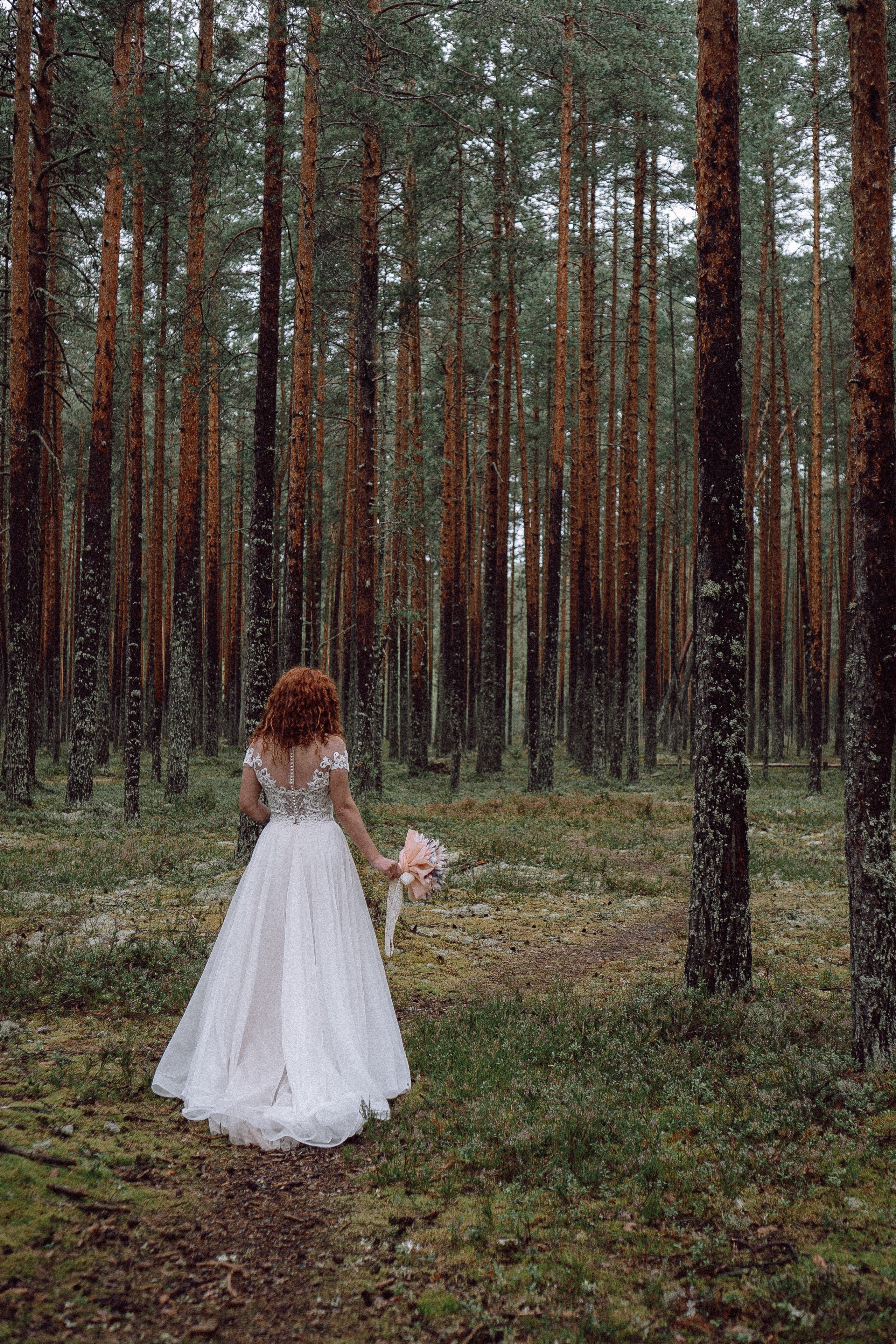 СВАДЕБНАЯ ФОТОСЕССИИЯ ПАРЫ В ГОРОДЕ ПРИОЗЕРСК В СОСНОВОМ ЛЕСУ И С ПИКАПОМ. Профессиональный фотограф, Санкт-Петербург — Виктория Богомолова