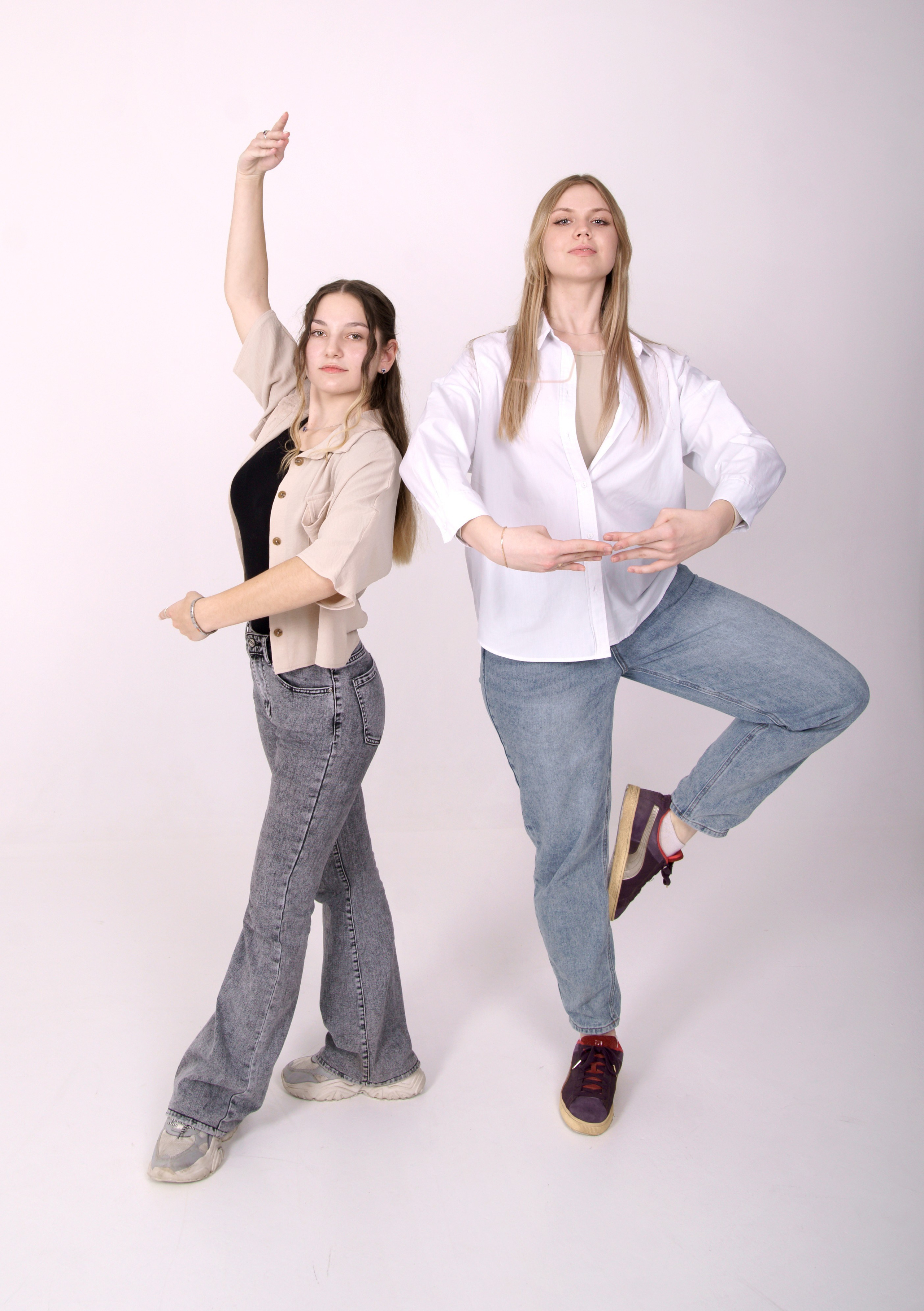 Студийная фотосессия выпускников 9,11 классов в Иркутске