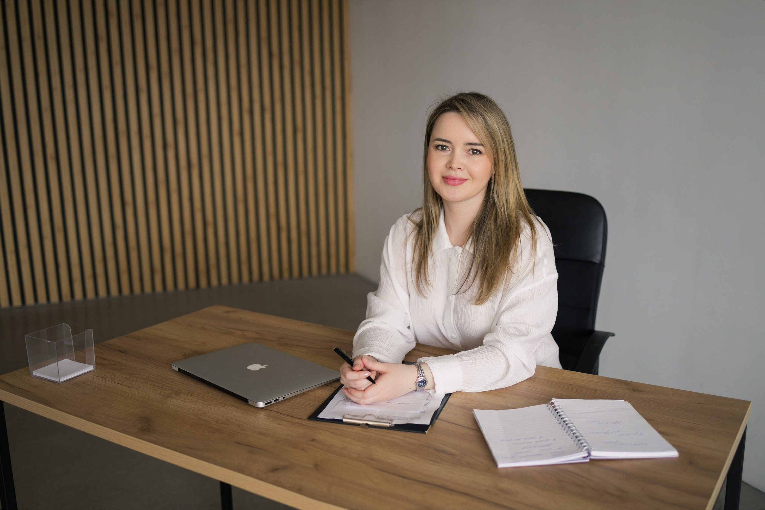 Деловой портрет. Портретный фотограф СПб, женский фотограф, минимализм и эстетика