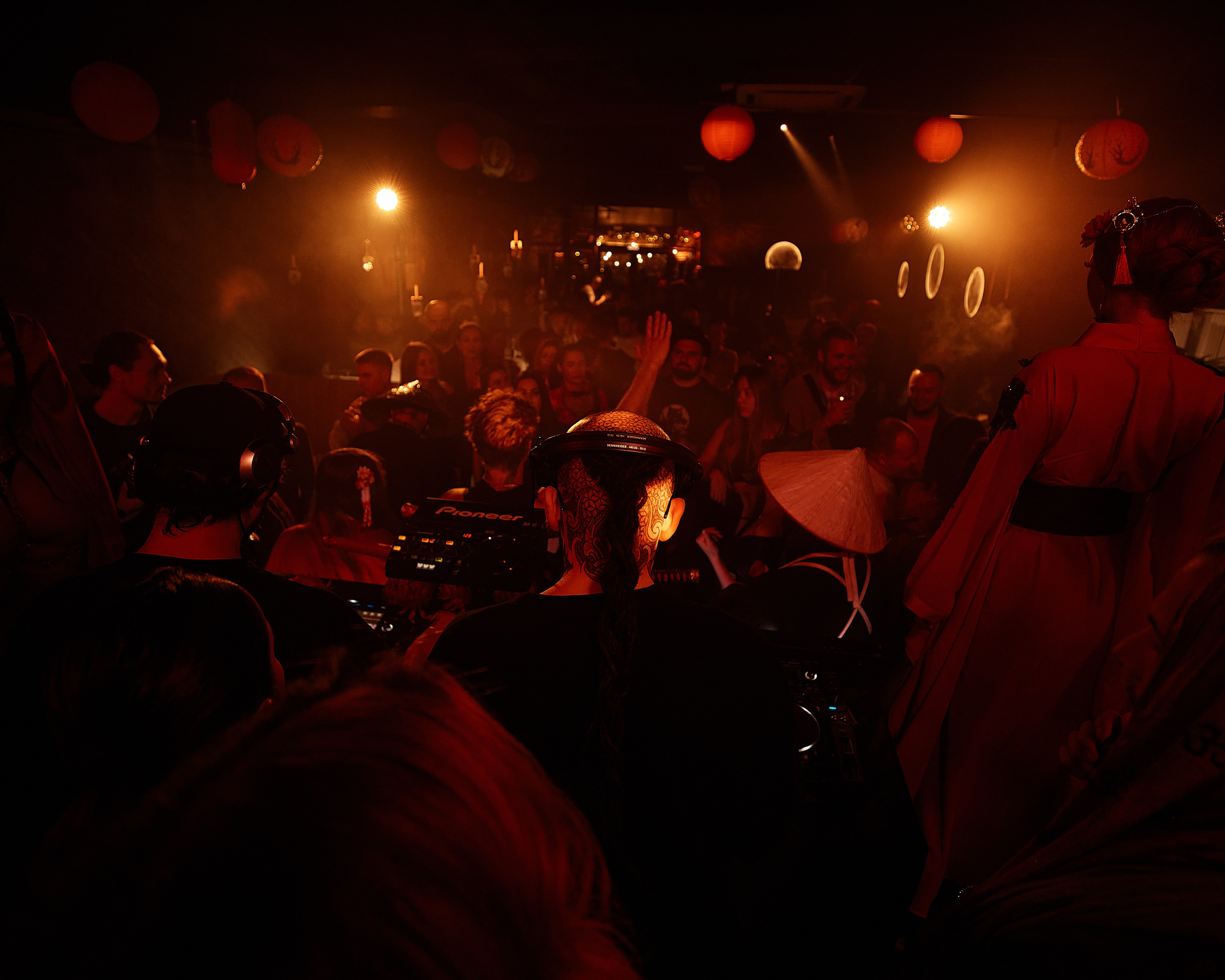 PLUS VIBE Party. Репортажный фотограф в Москве Дмитрий Масленников