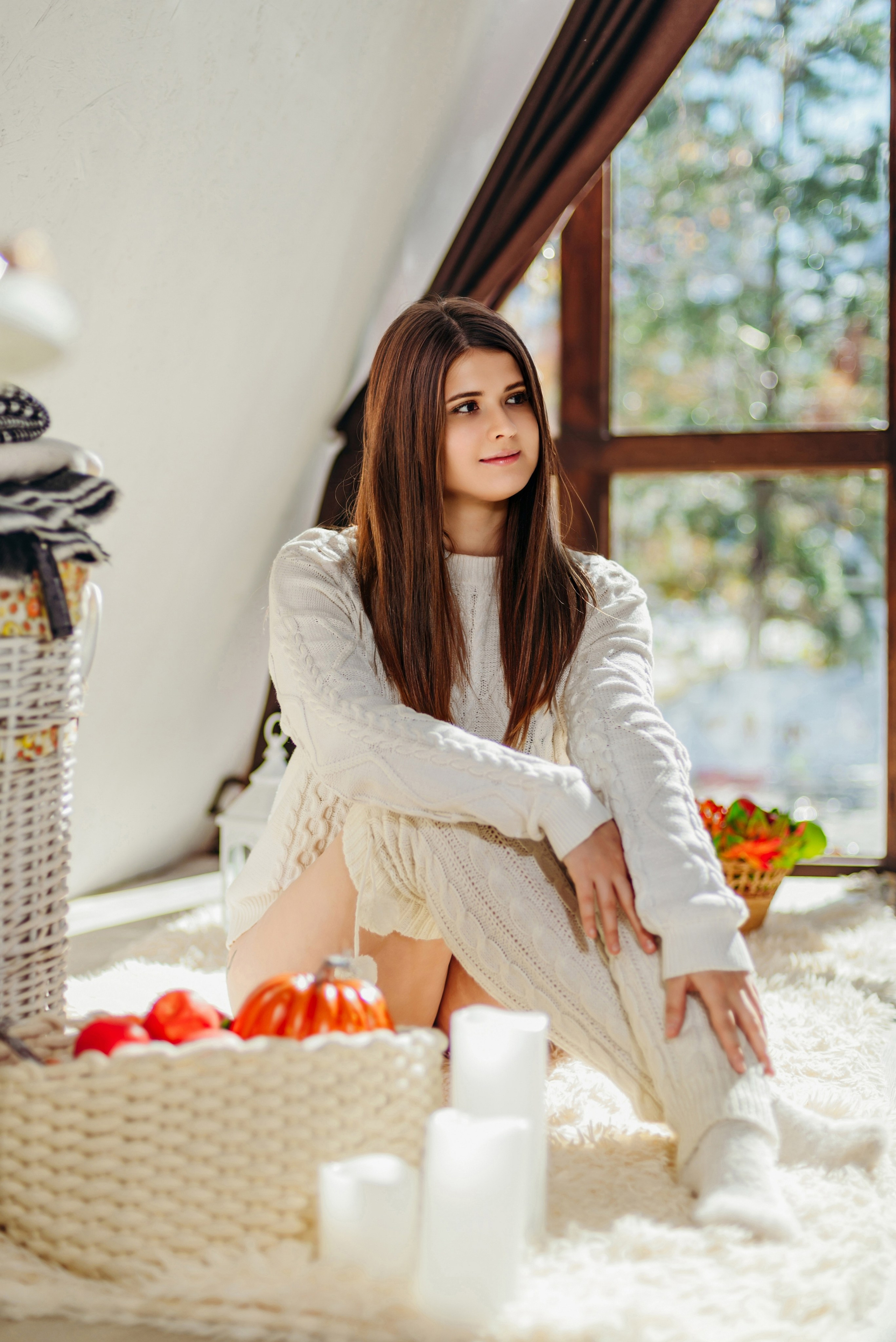 Осенняя фотосессия осенний фотопроект в Иркутске в домике в лесу с верандой