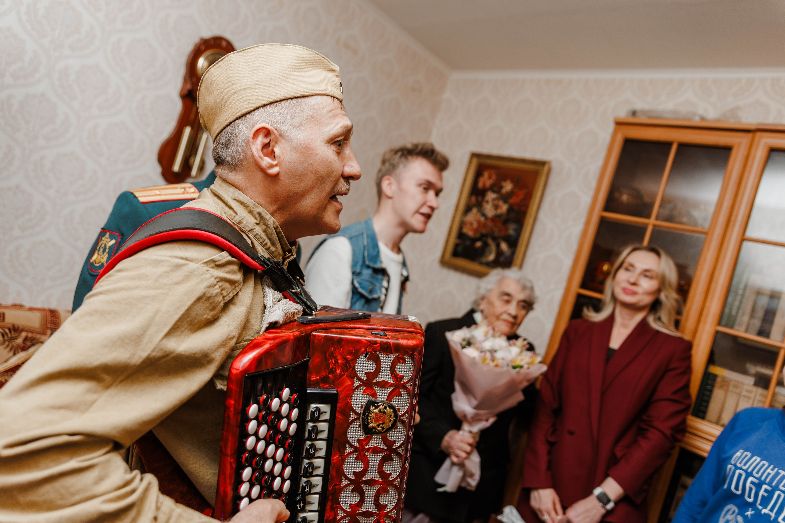 ПОЗДРАВЛЕНИЕ ВЕТЕРАНОВ ВЕЛИКОЙ ОТЕЧЕСТВЕННОЙ ВОЙНЫ. РЕПОРТАЖНЫЙ ФОТОГРАФ НИЖНИЙ НОВГОРОД Игнатьева Виктория