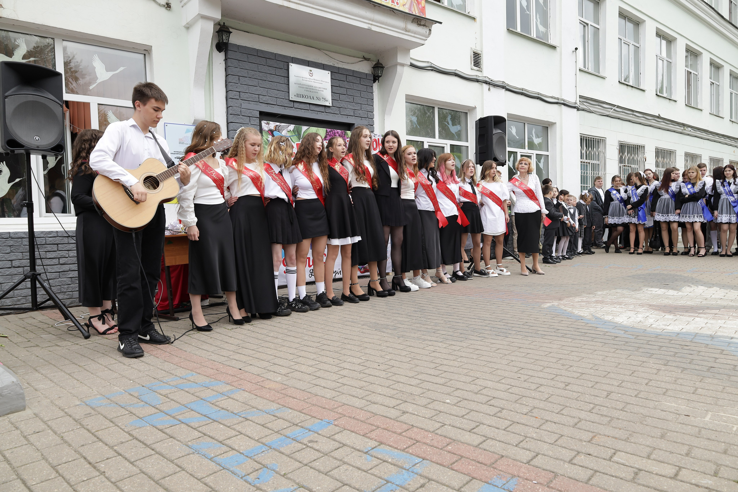 Последний звонок. Фотограф Надршина Лилия