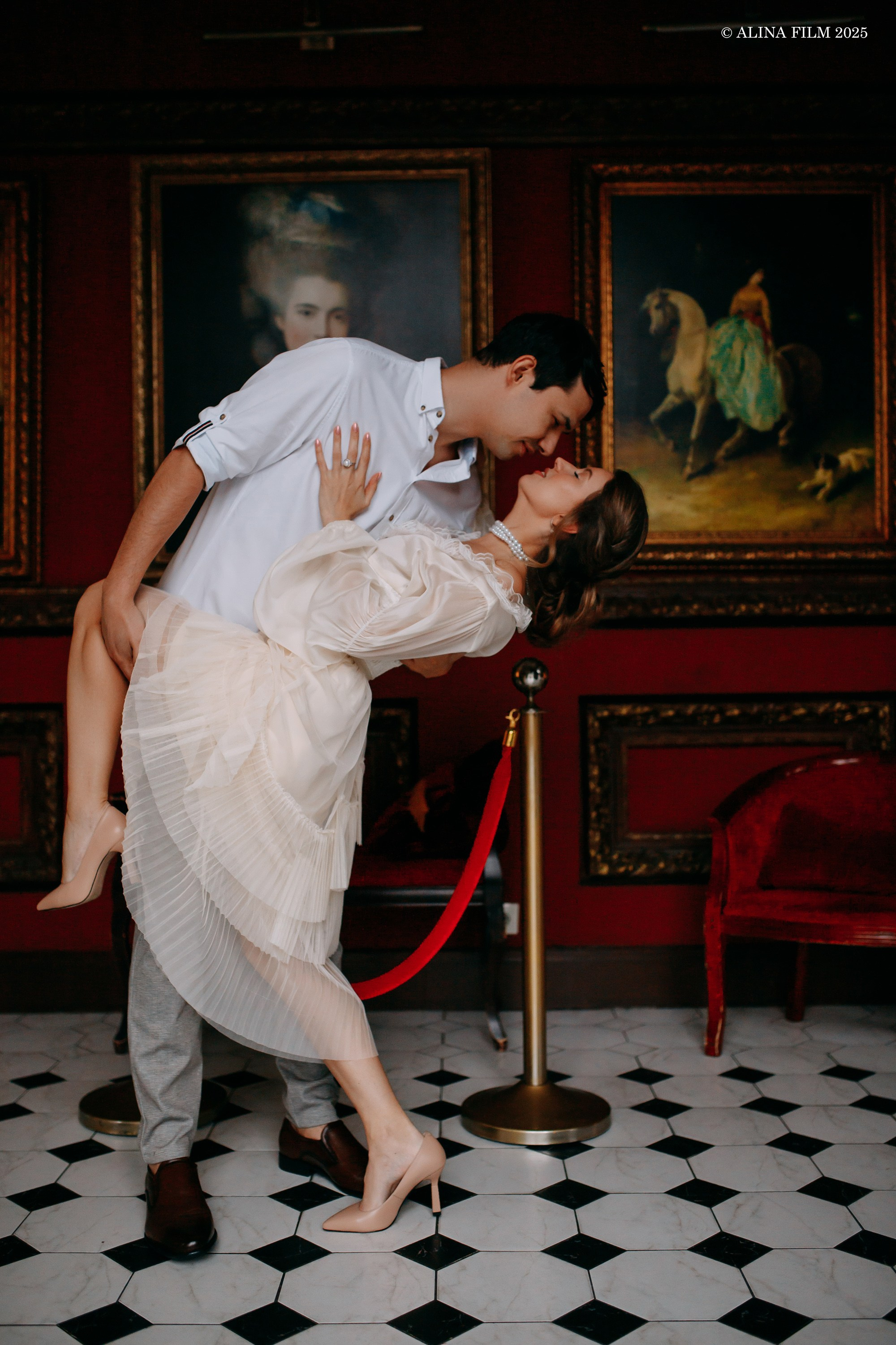 Новогодняя лавстори в винтажной фотостудии. Фотограф в Санкт-Петербурге Alina Film