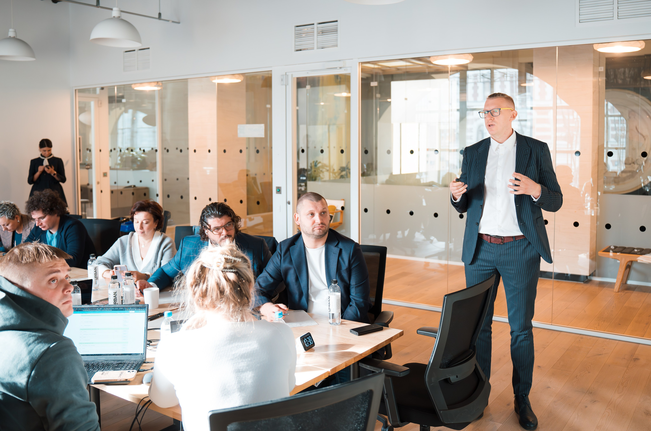 Репортажная съемка деловых встреч и бизнес ланчей. Репортажный фотограф в Москве Вадим Галанин