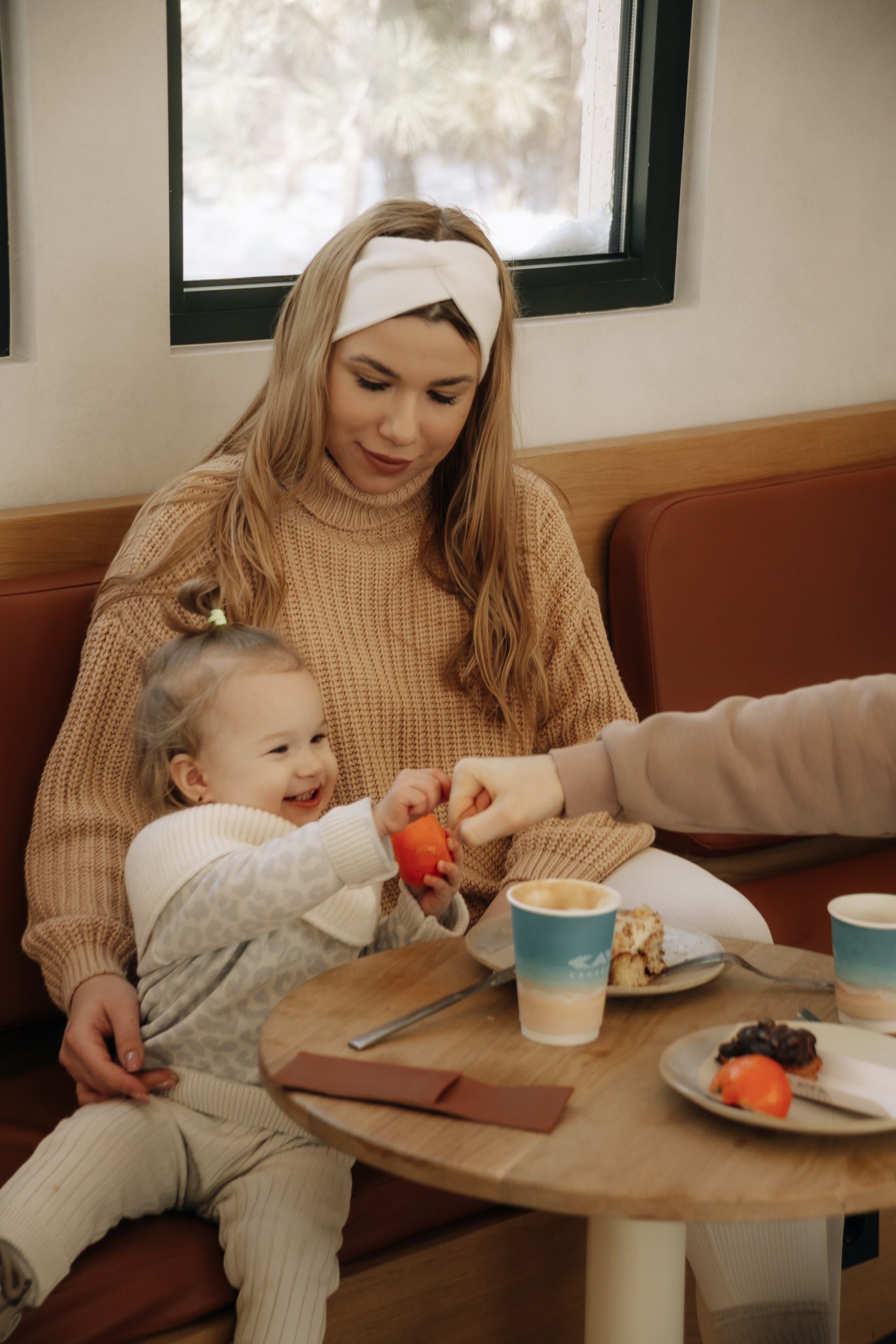 Евгений, Александра и Василиса в лесу. Фотограф в Крыму | Виктория Нотевская