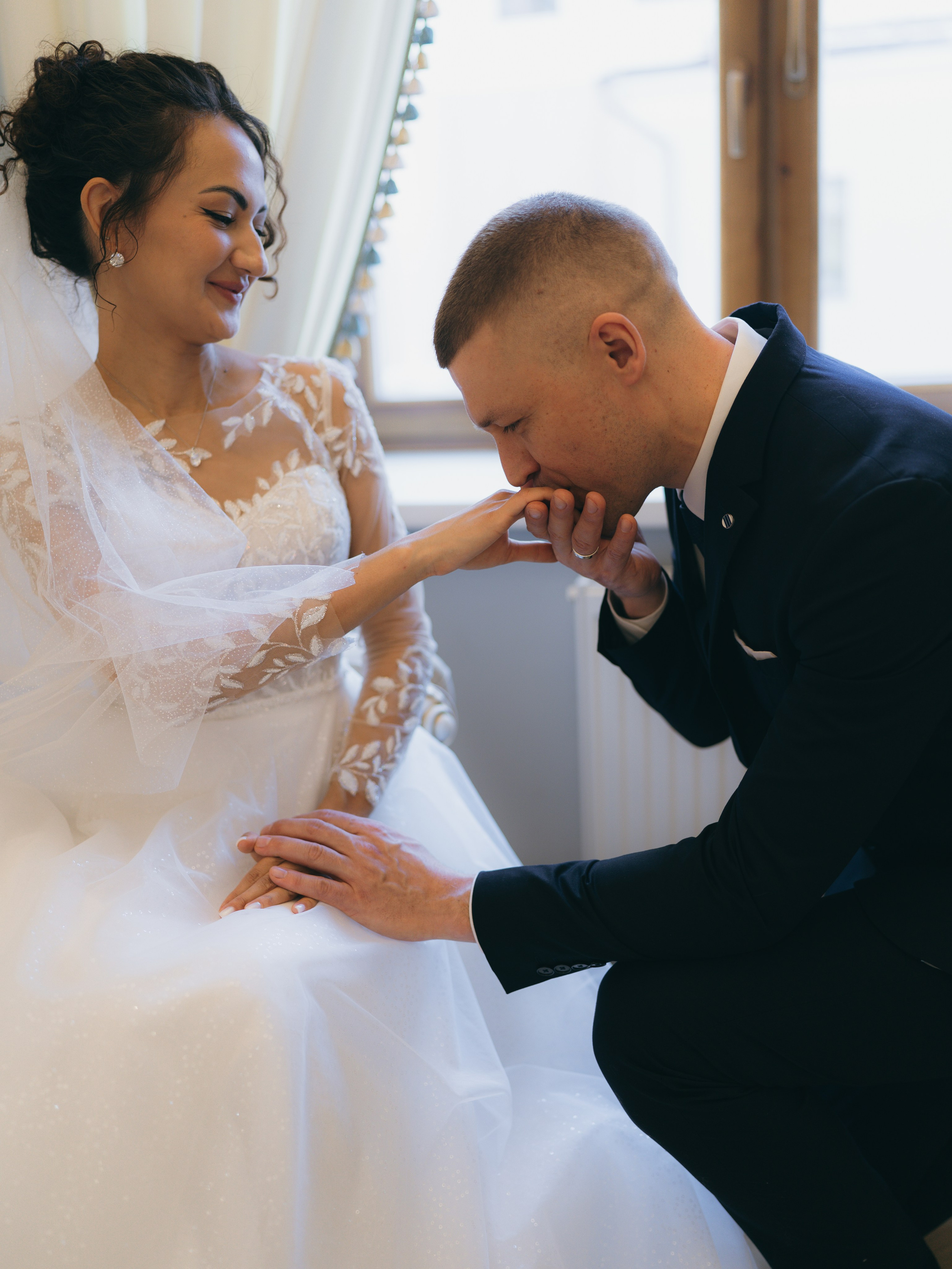 Свадебная фотосессия в загсе. Фотограф из Екатеринбурга Алена Мусалимова