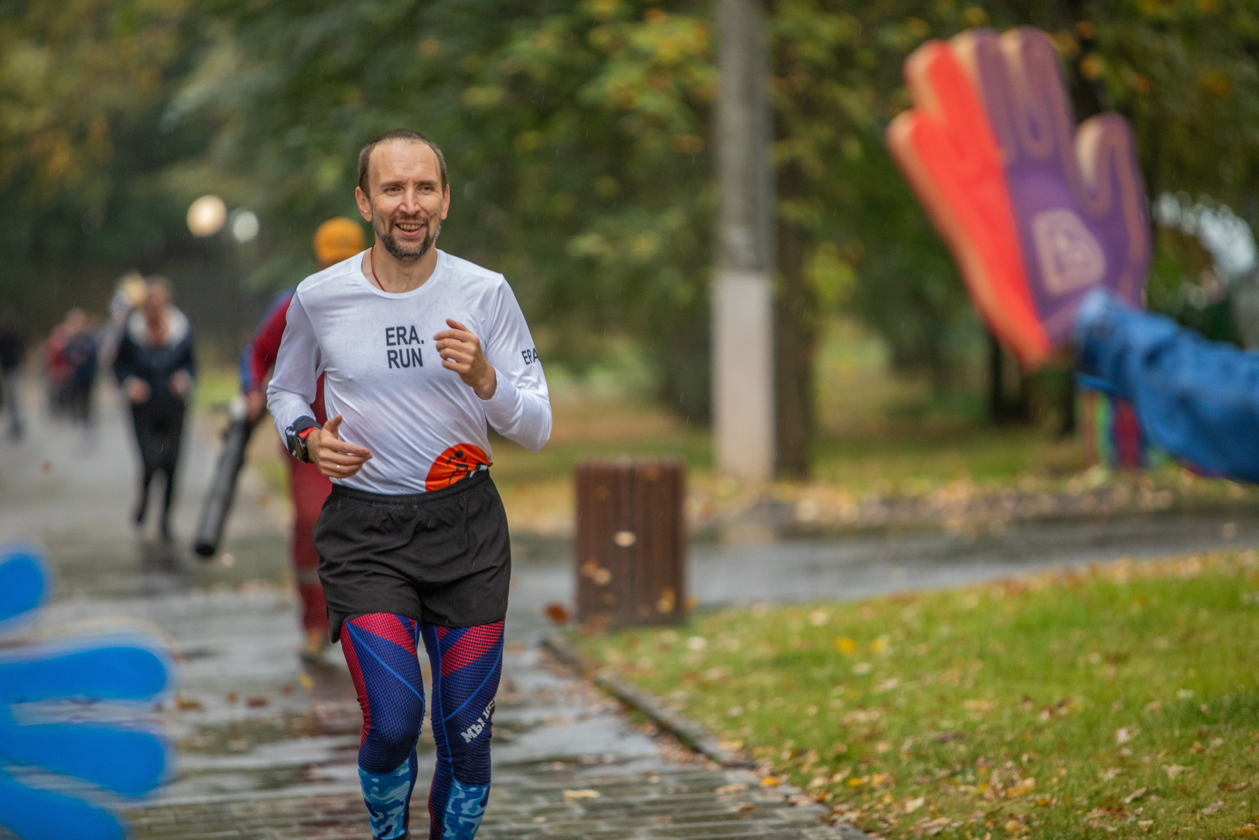 7 лет забегам 5 вёрст Химки 28.09.24. Фотограф Сергей Ловкий