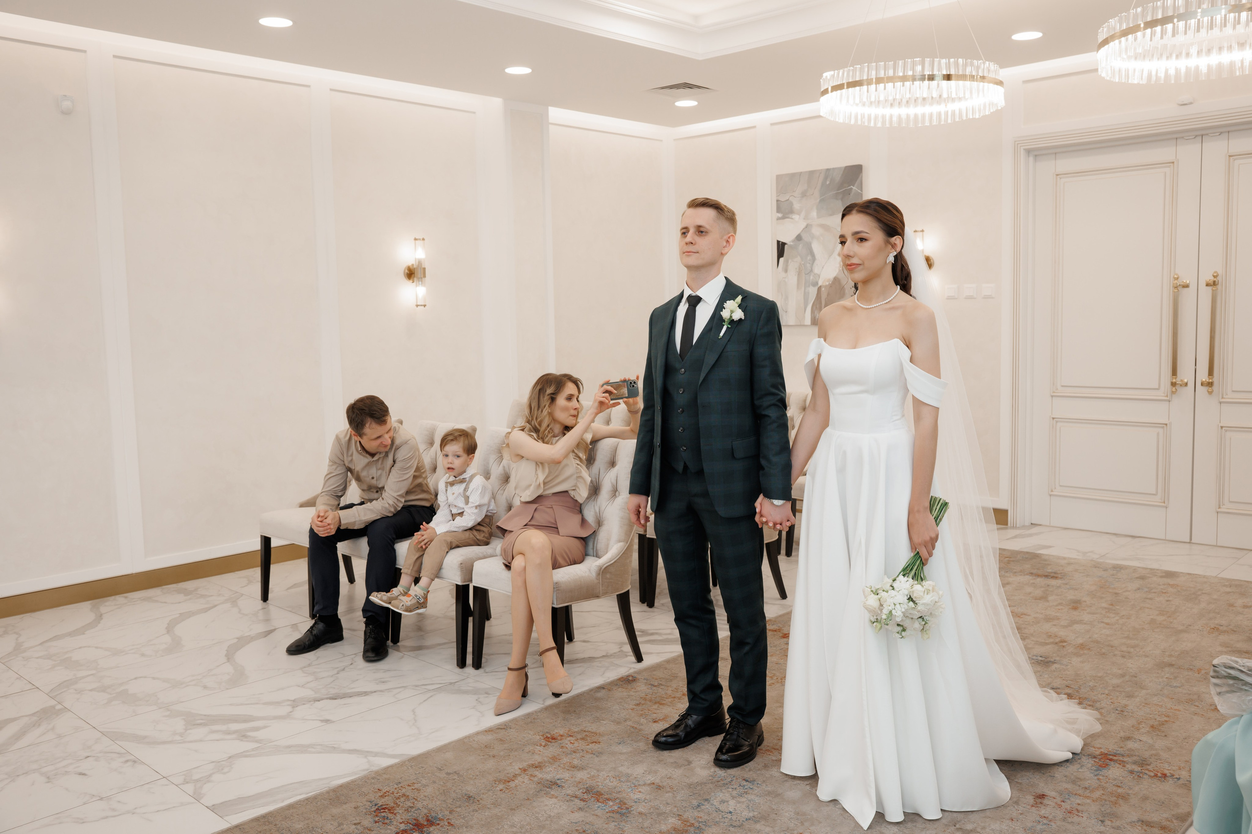 Регистрация в отеле Fish Point, ЗАГС Бутово, прогулка в Остафьево. Свадебный и репортажный фотограф (Москва, Королев и другие)