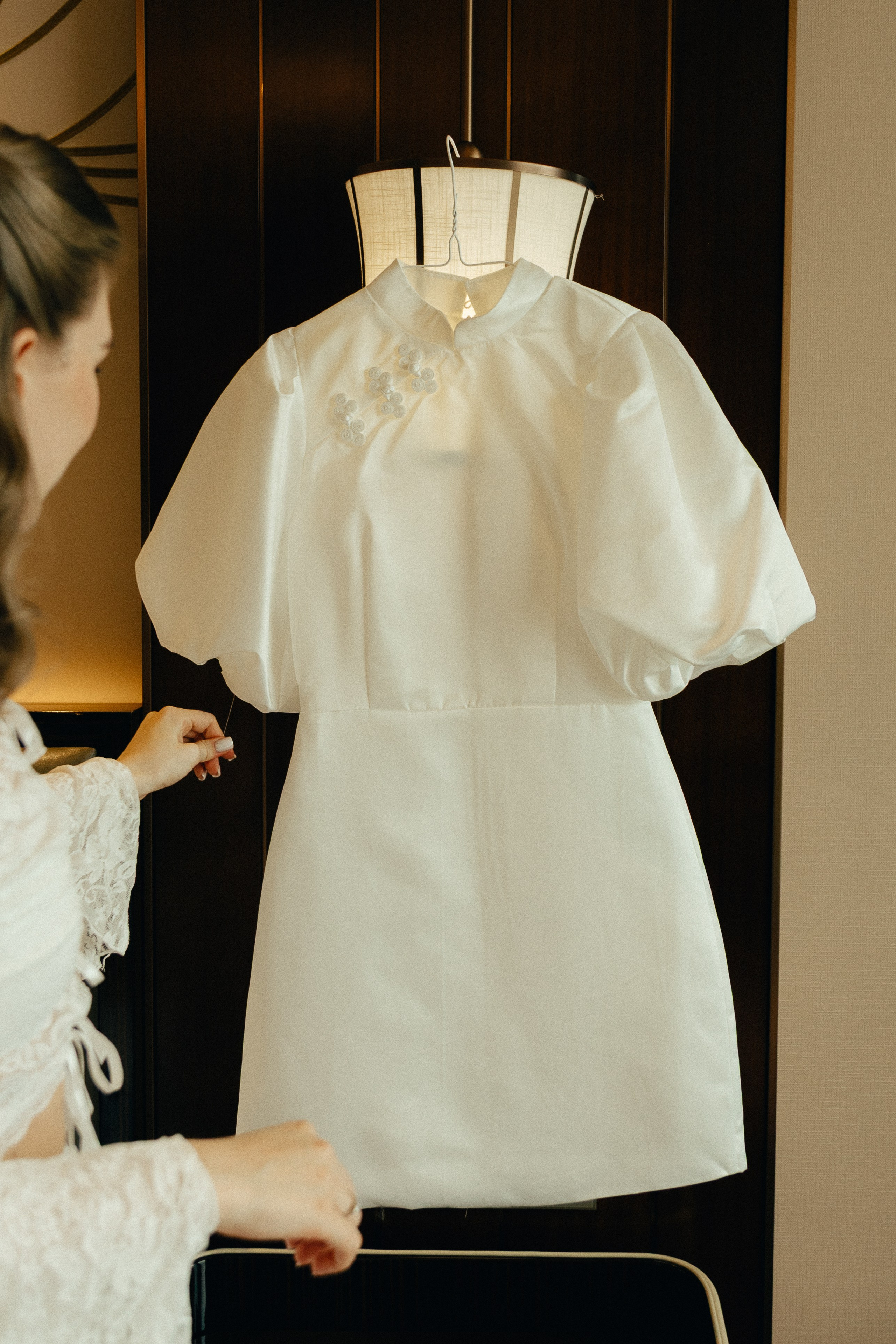 Артур и Даша, сборы в отеле Soluxe и роспись на ВДНХ. Свадебный и портретный фотограф в Москве Кристина Золотова