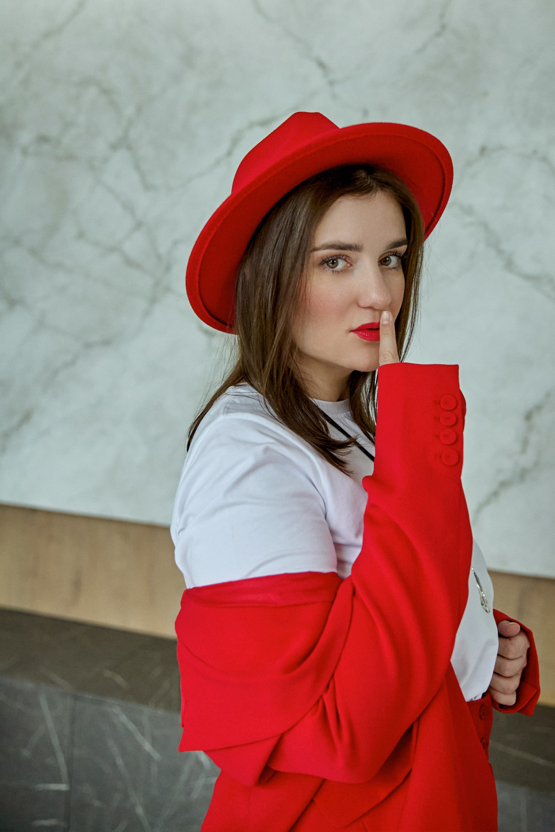 Фотодень девушек в красном. Рекламный фотограф Санкт-Петербург Катерина Мишкель