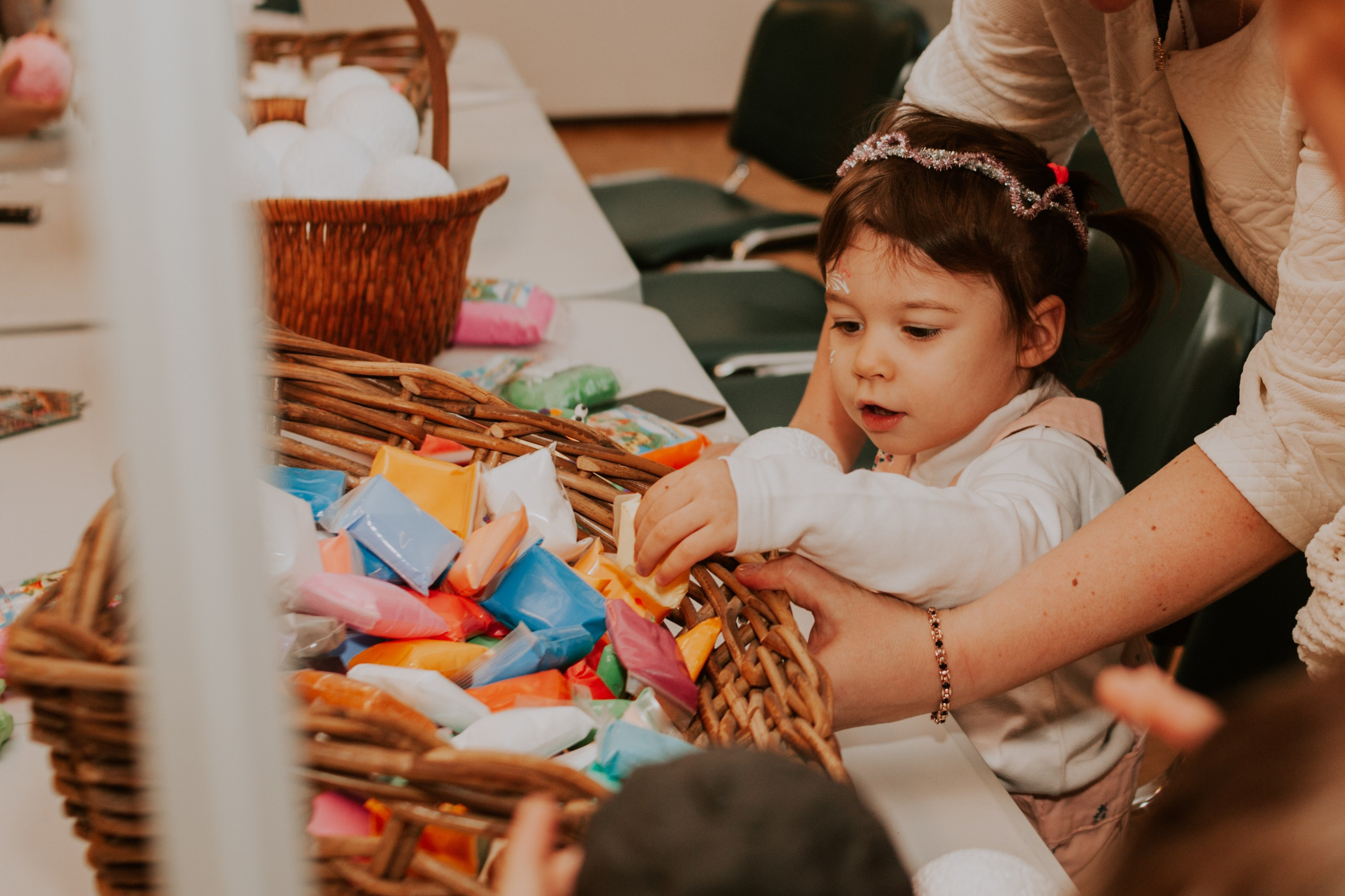 Мастер-класс от Мастерской Наташи Ой на фестивале для детей с ОВЗ «Шире круг». Семейный фотограф во Всеволожске и Санкт-Петербурге Юлия Капустина