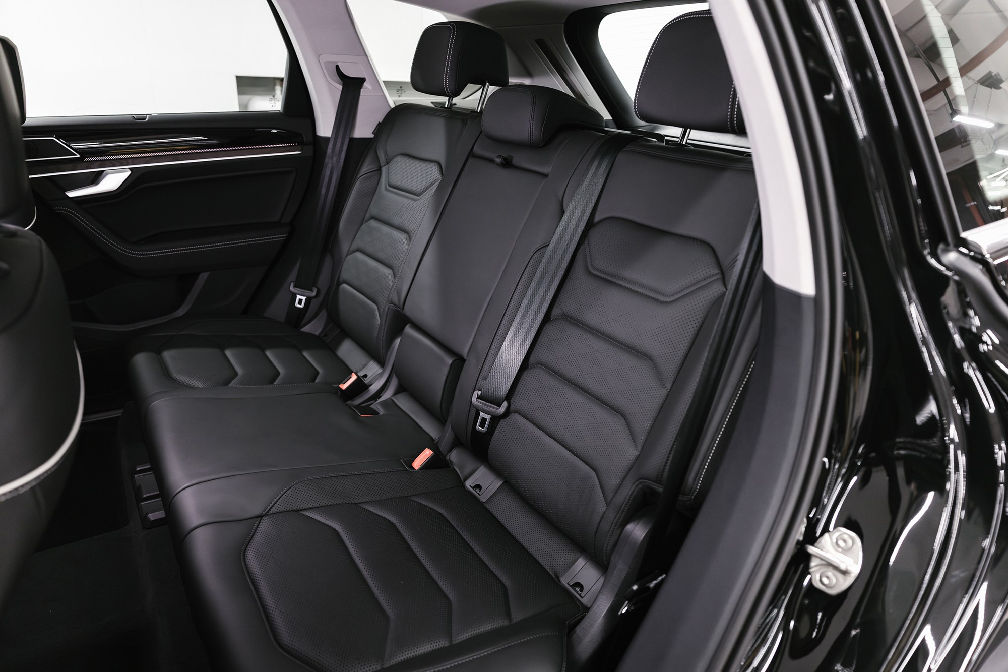 Volkswagen Touareg R-Line 3.0 TDI AT (286 л. с.) 2025. Автосалон «Х-Авто»