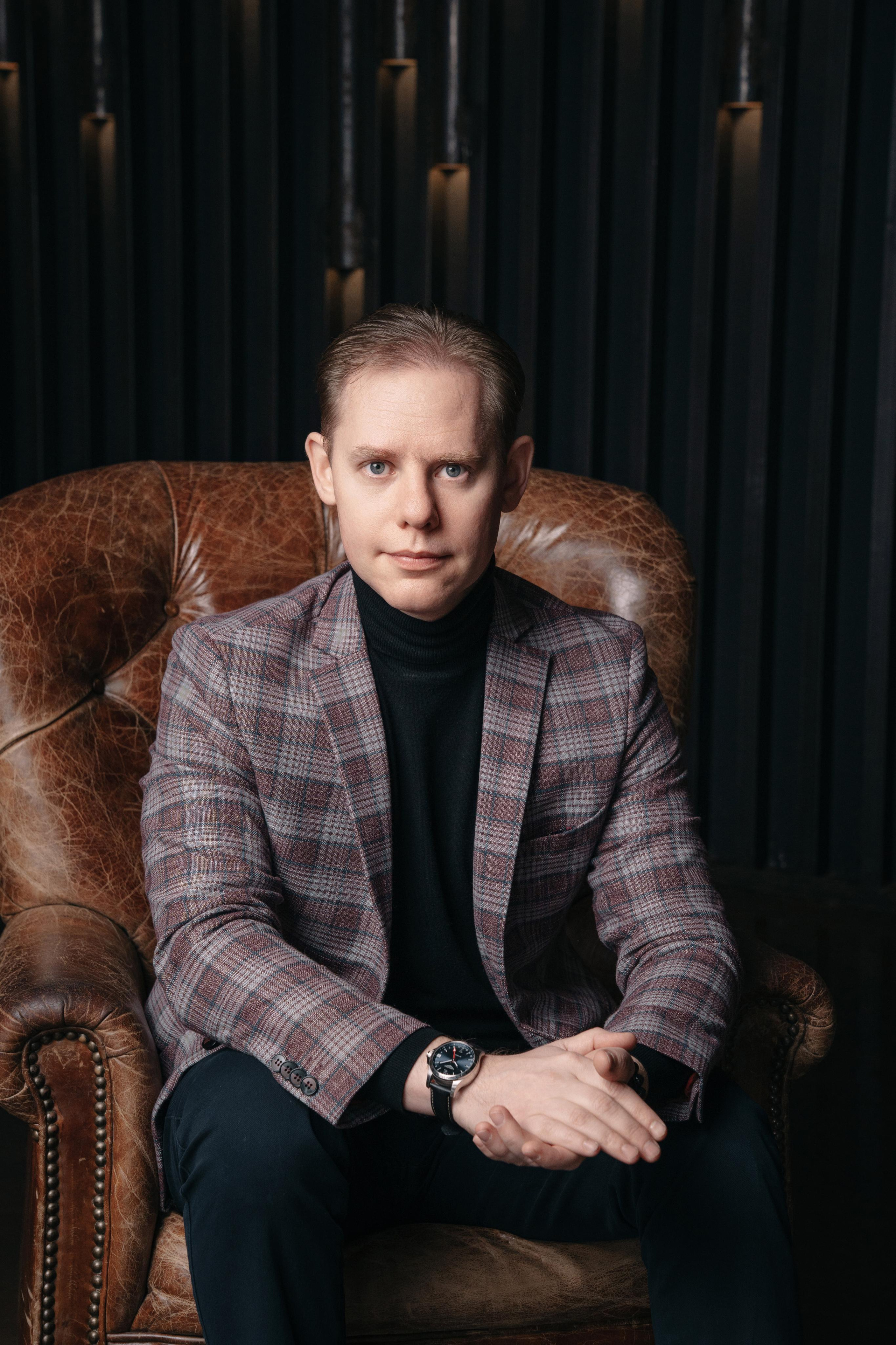 Бизнес фотосессия коуча Дмитрия Ощепкова