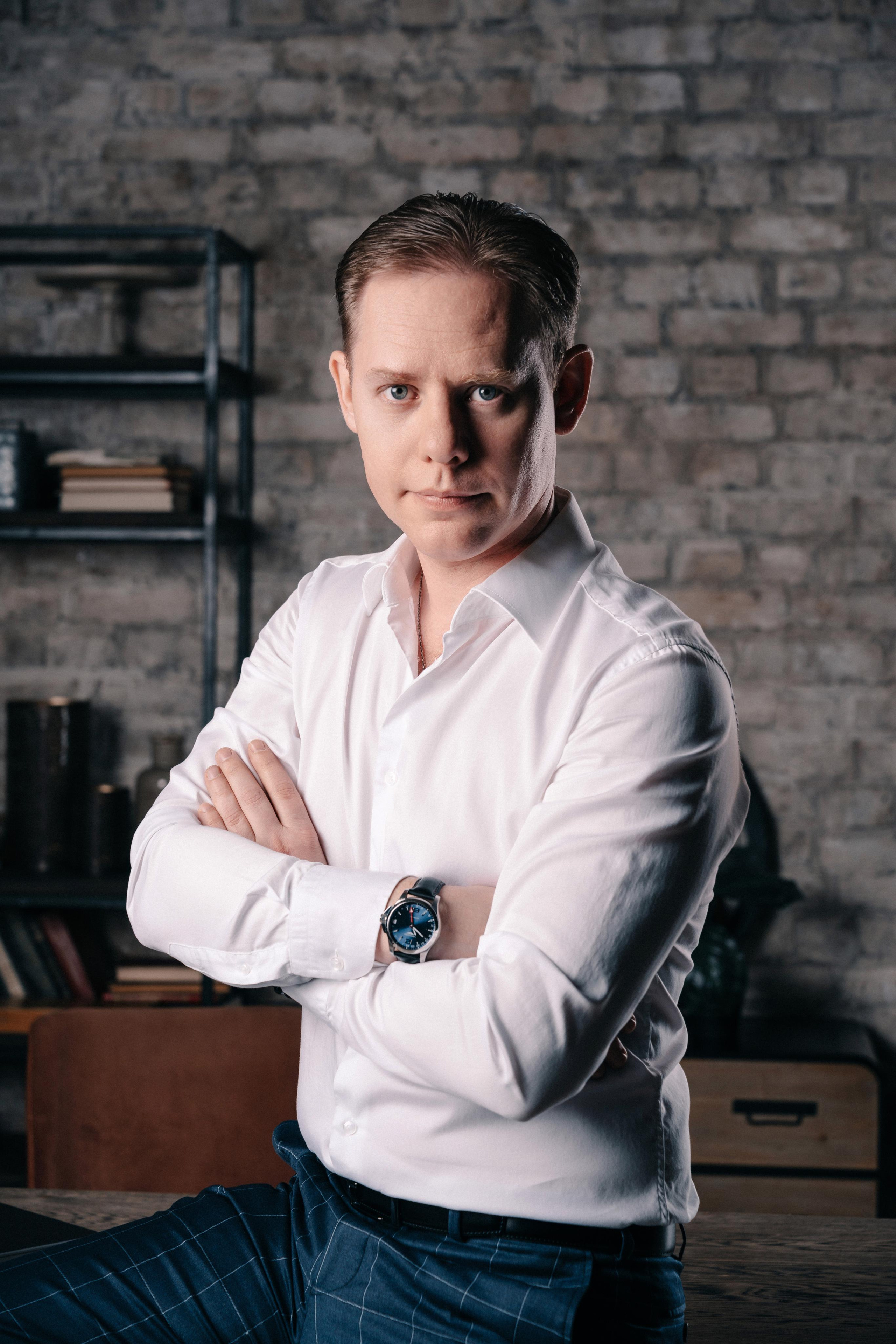 Бизнес фотосессия коуча Дмитрия Ощепкова