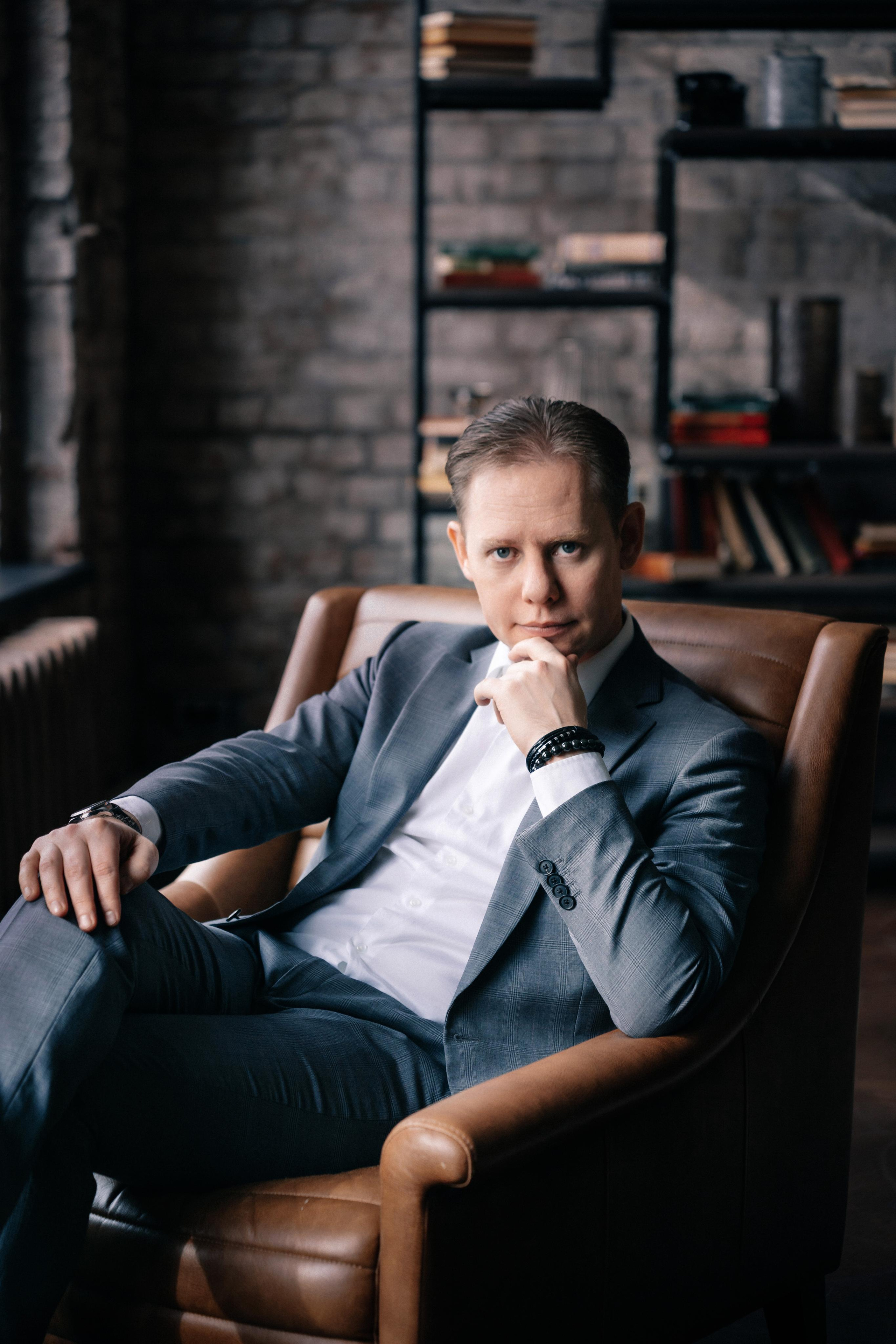 Бизнес фотосессия коуча Дмитрия Ощепкова