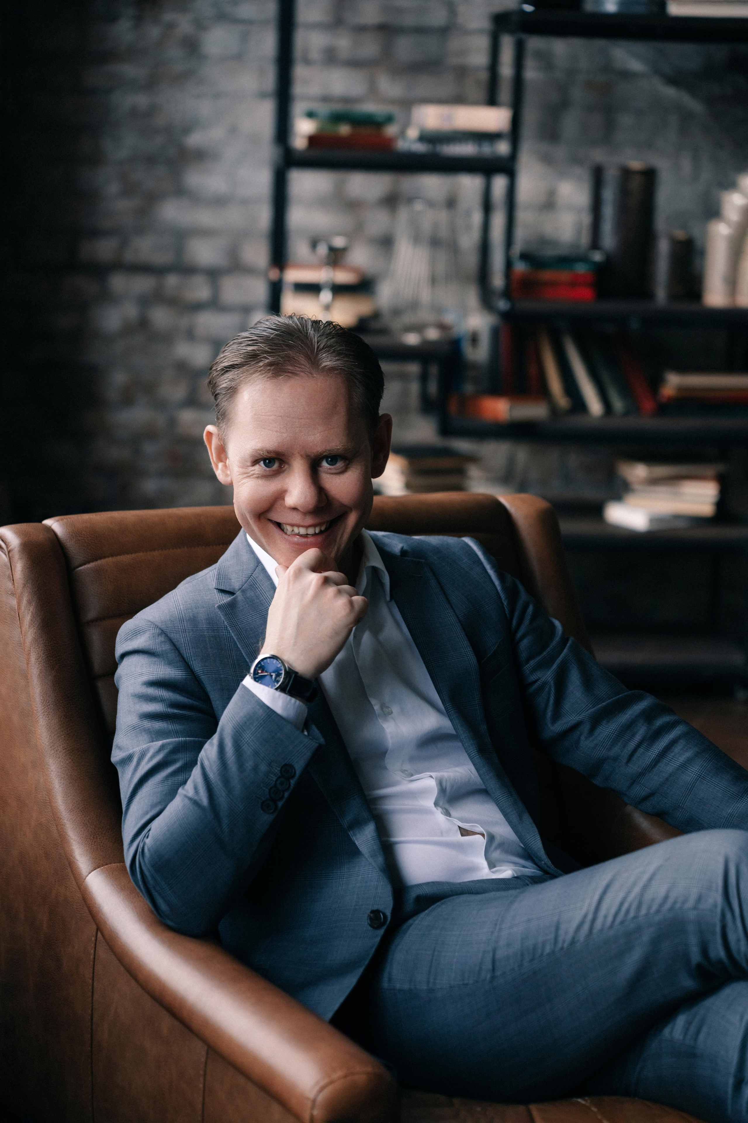 Бизнес фотосессия коуча Дмитрия Ощепкова